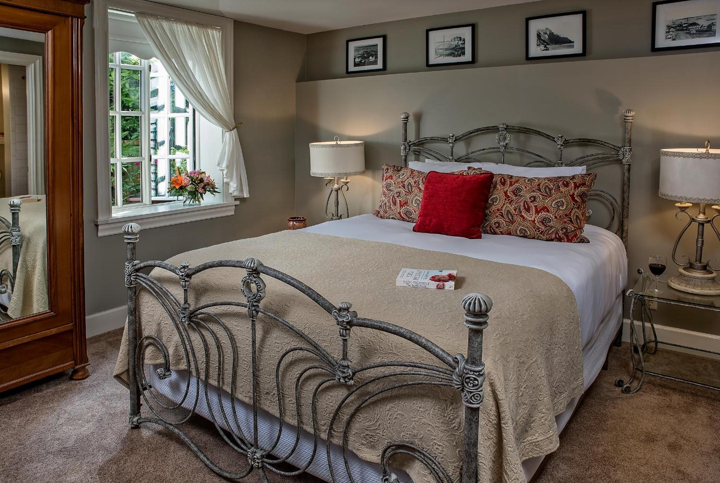 Queen Room