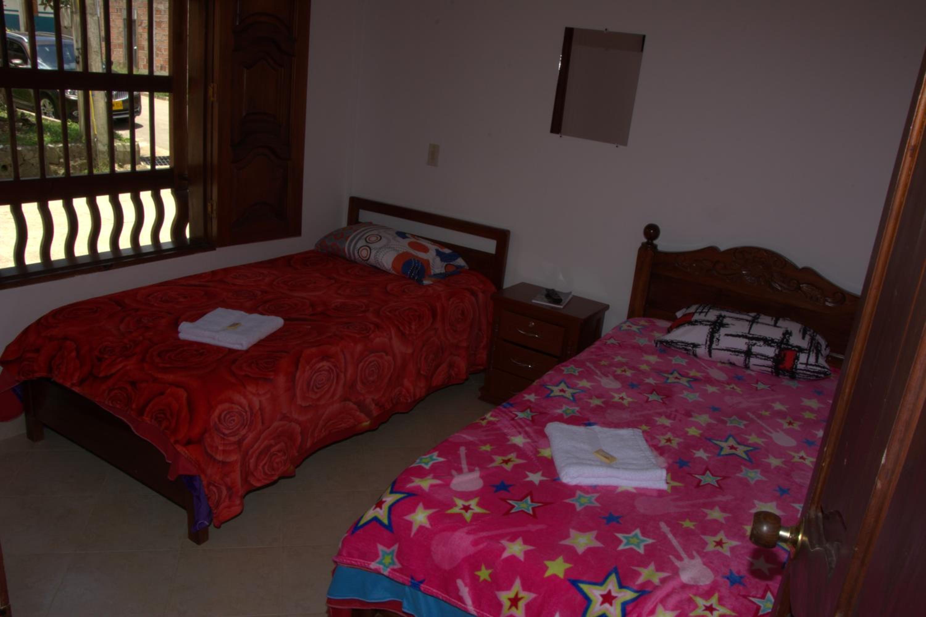 Standard Twin Room with Shared Bathroom photo 3