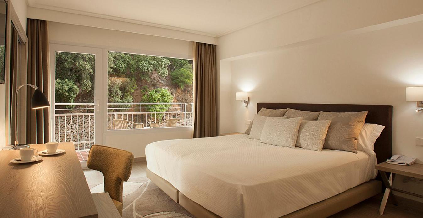 Double Room with Mountain View