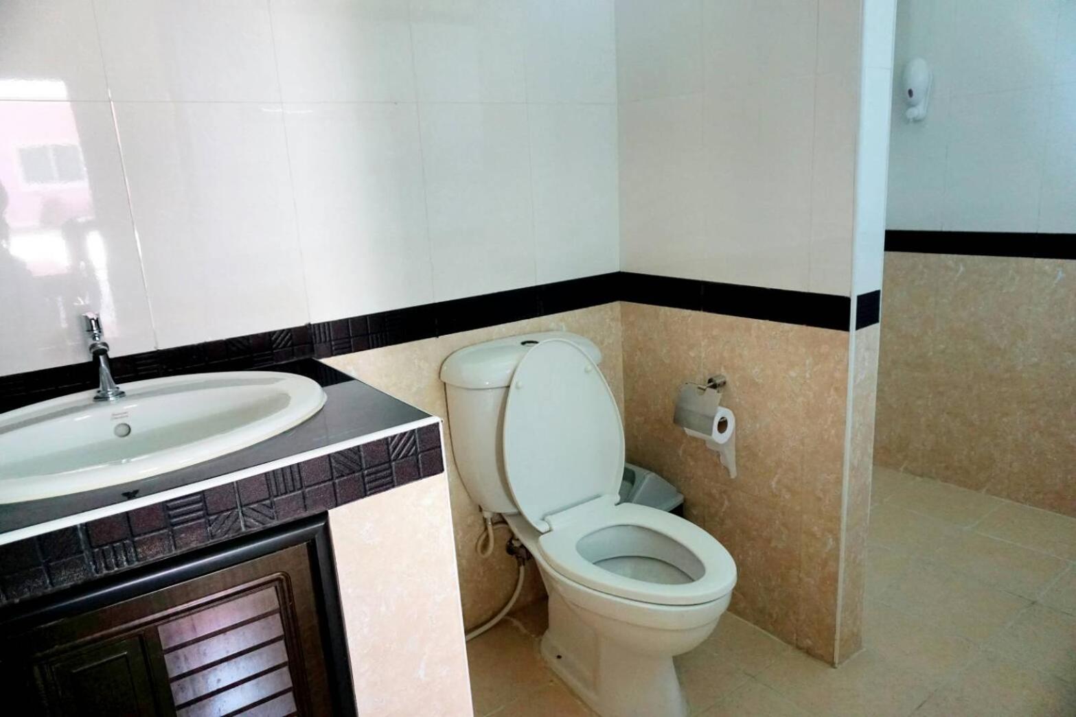 Budget Double Room photo 2