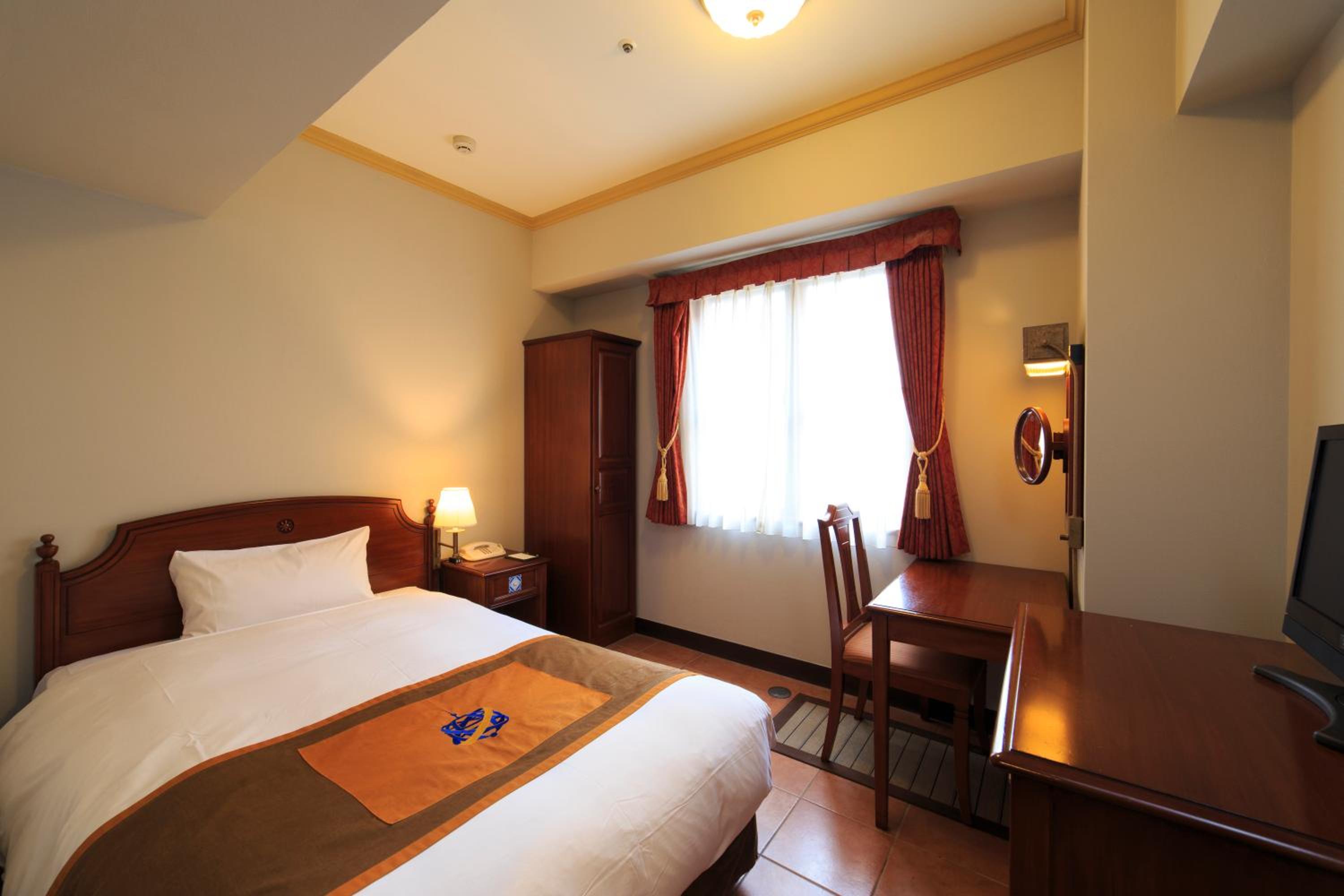 Double Room with Small Double Bed - Non-Smoking - Photo 4