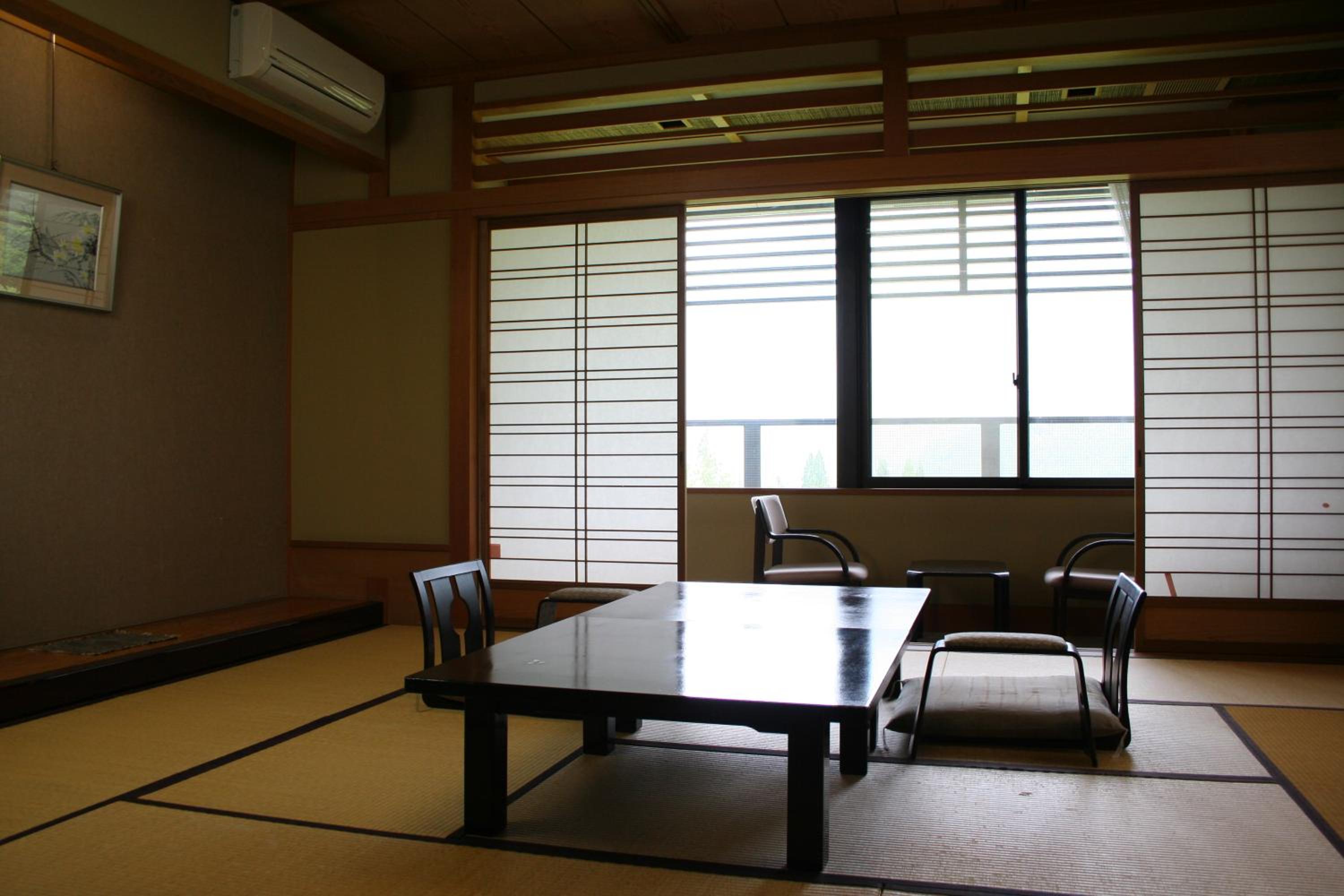 Japanese-Style Quadruple Room thumbnail 5