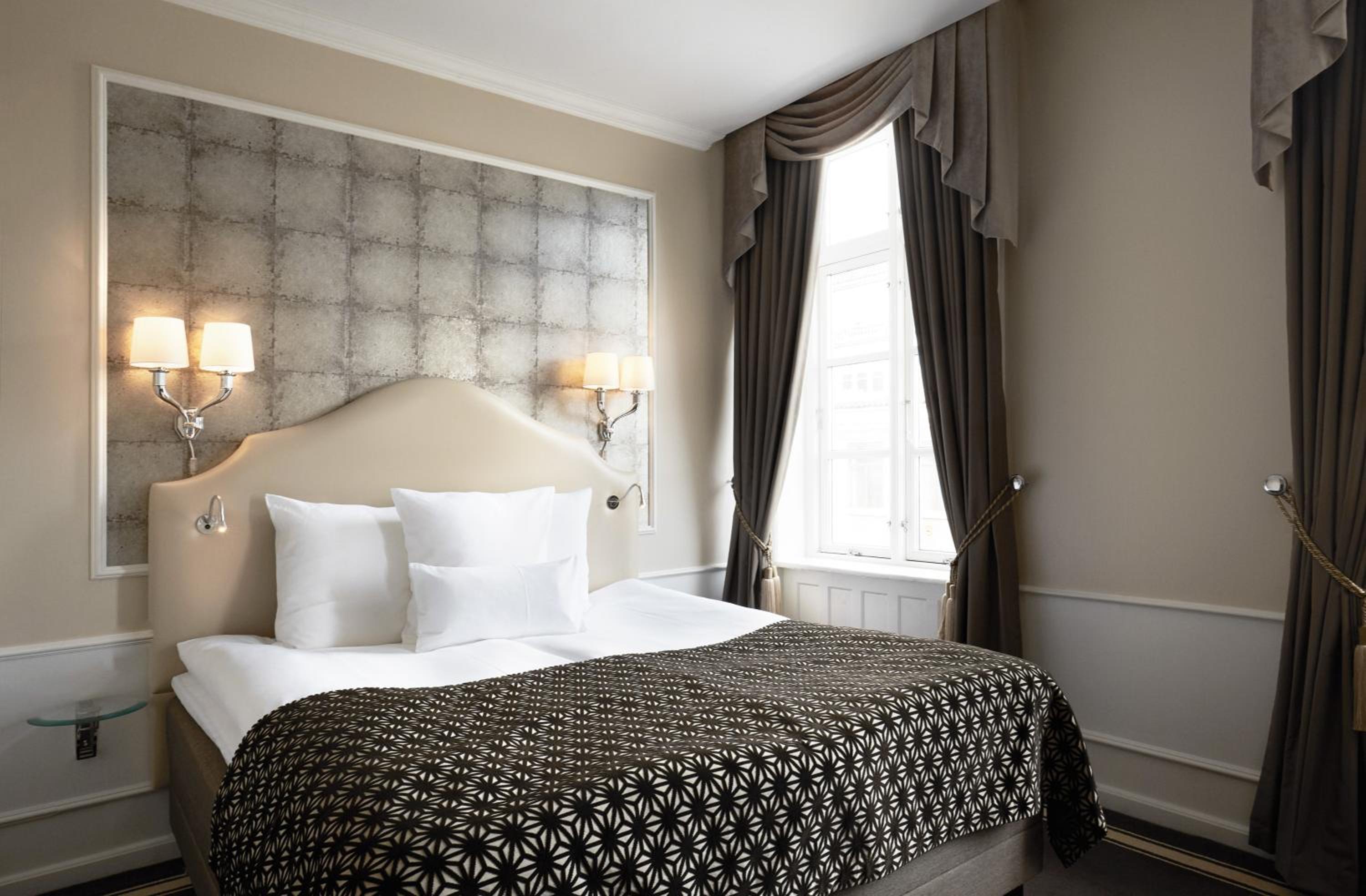 Standard Double Room - Photo 4