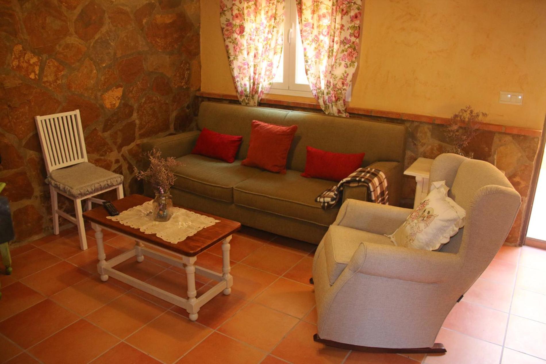 Two-Bedroom Apartment - Photo 7
