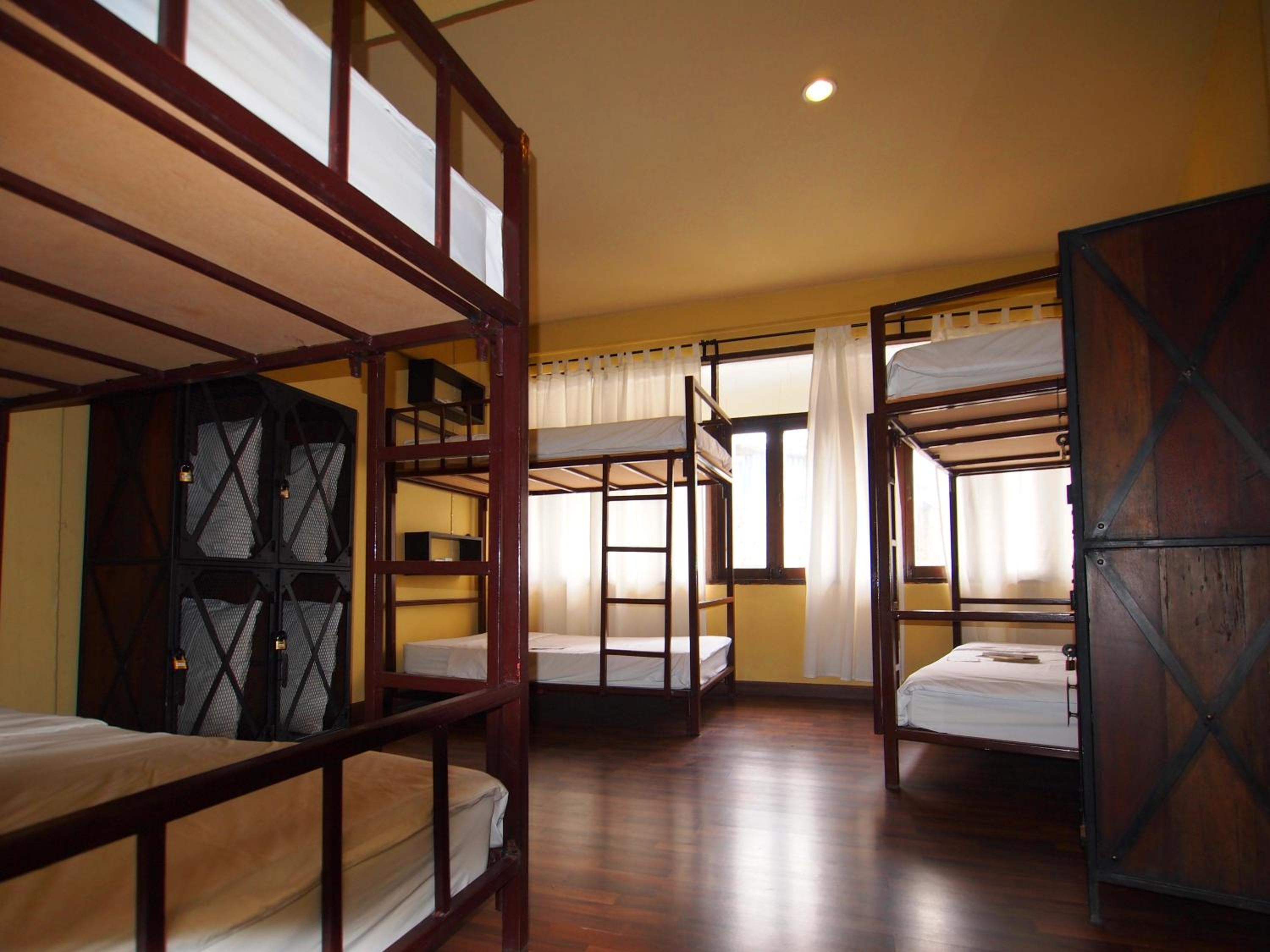 Bed in 6-Bed Mixed Dormitory Room (Shared Bathroom) photo 3