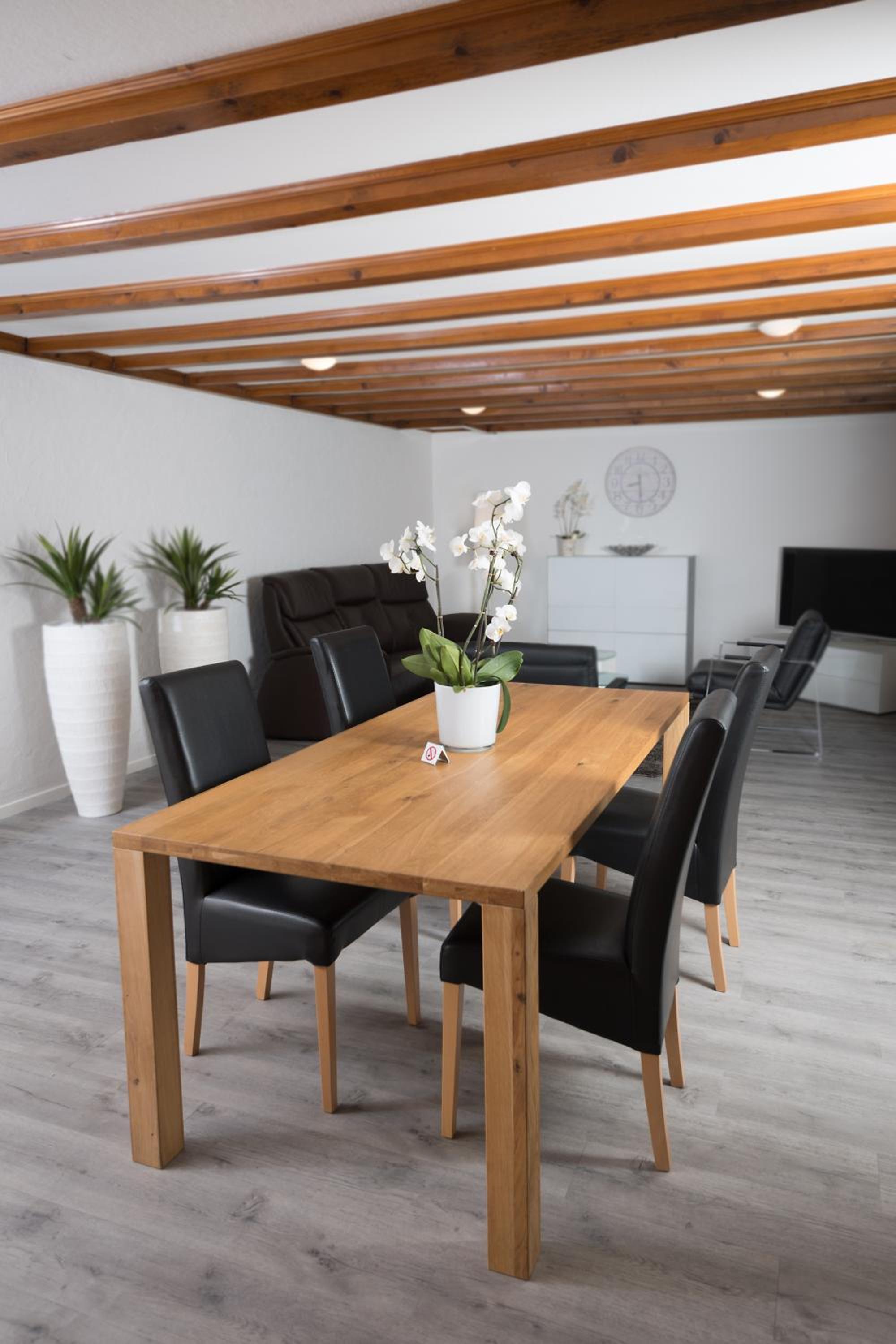 Two-Bedroom Apartment - Photo 9