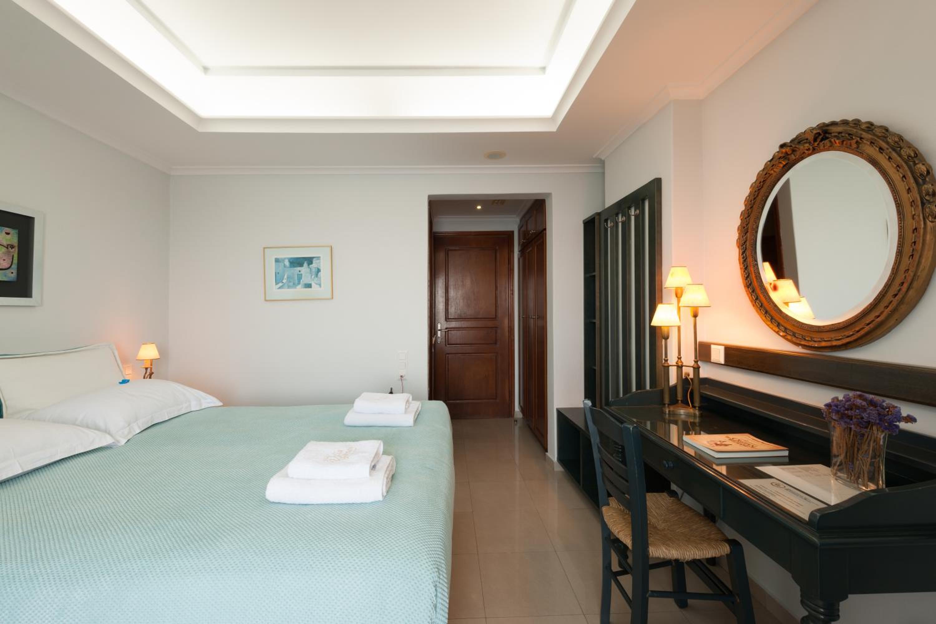 Double or Twin Room - Photo 4