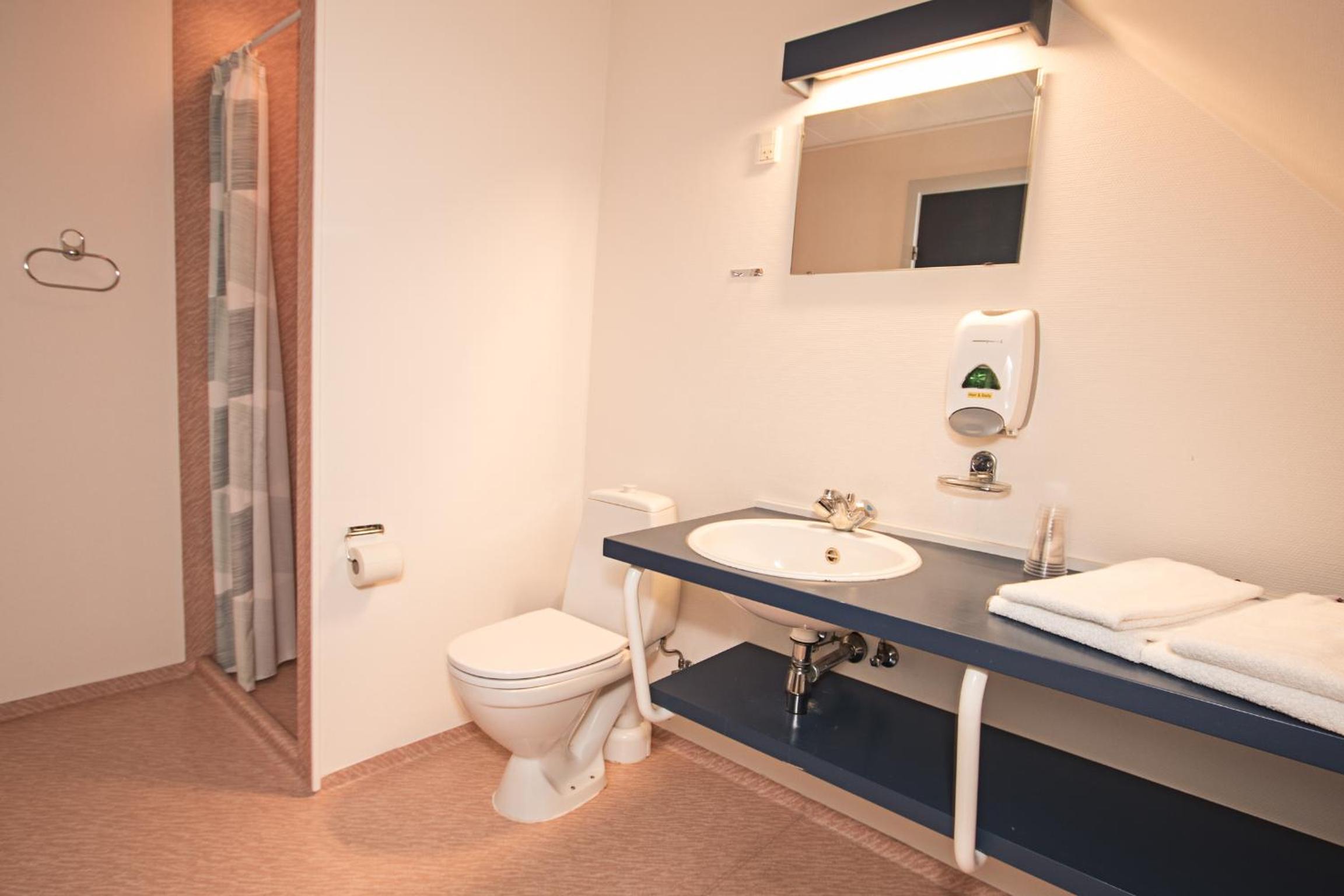 Budget Double or Twin Room photo 3