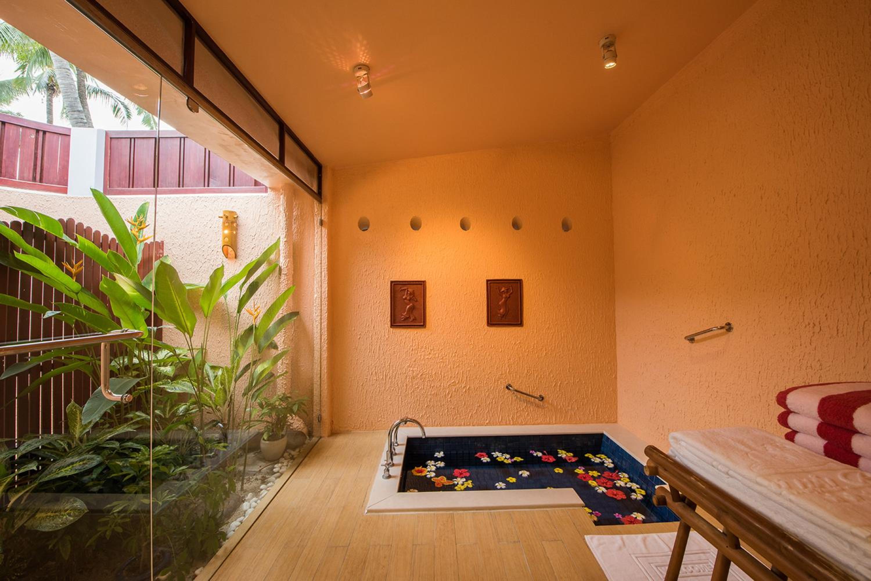 Family Garden View Villa - Photo 2
