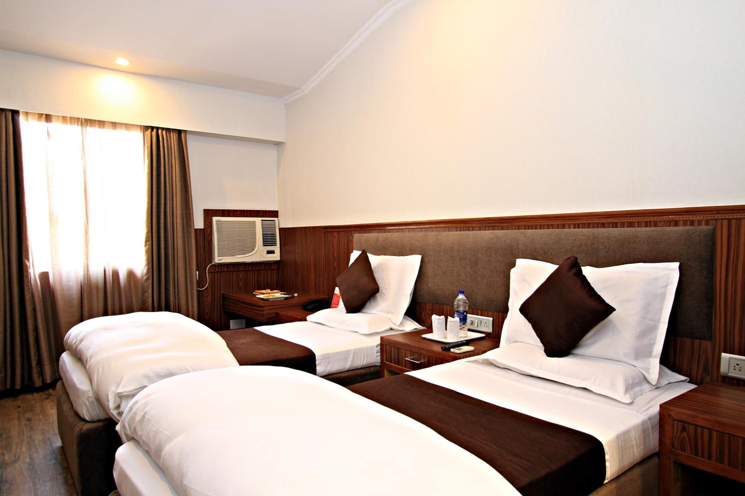 Deluxe Double Room - Photo 13