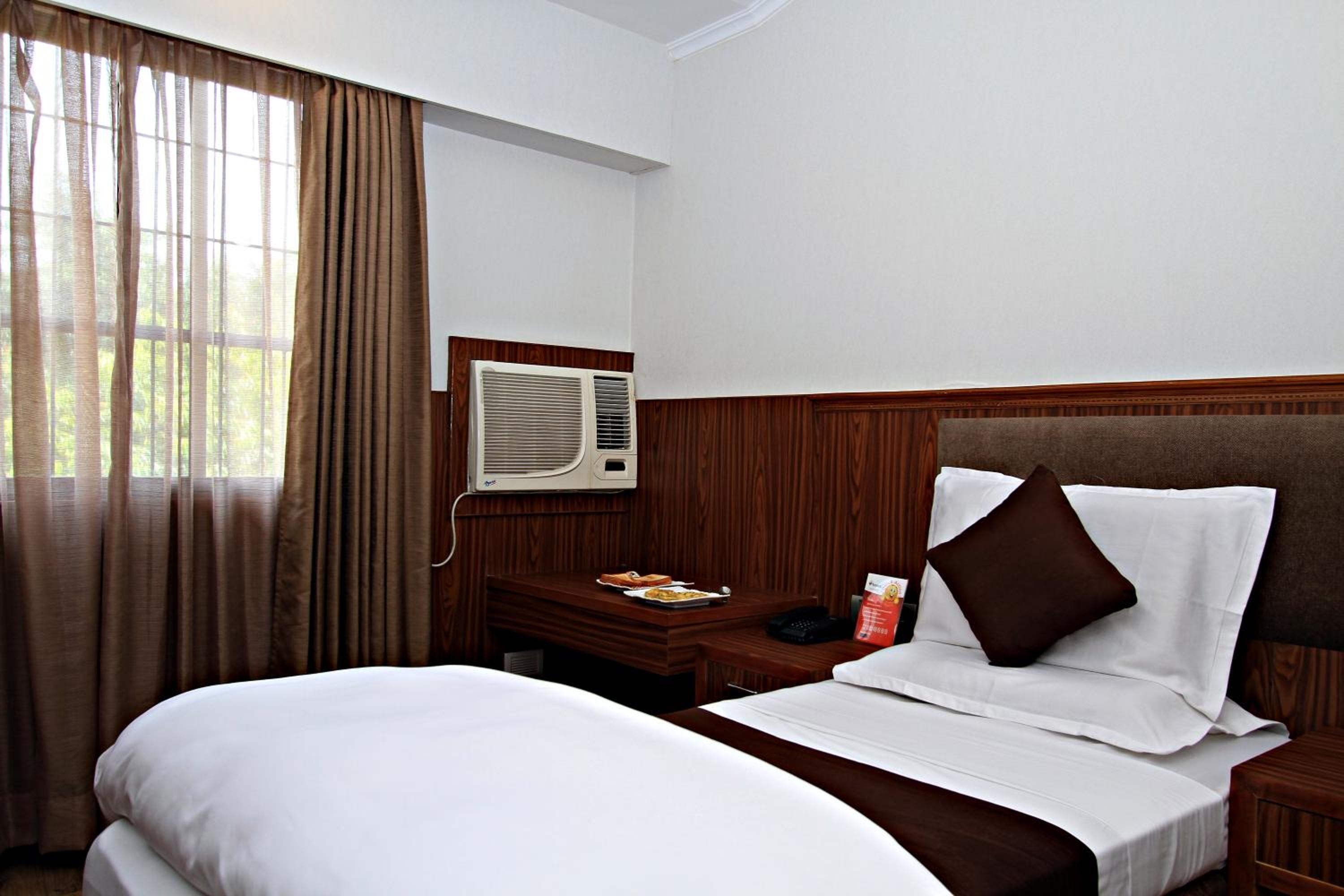 Deluxe Double Room - Photo 12