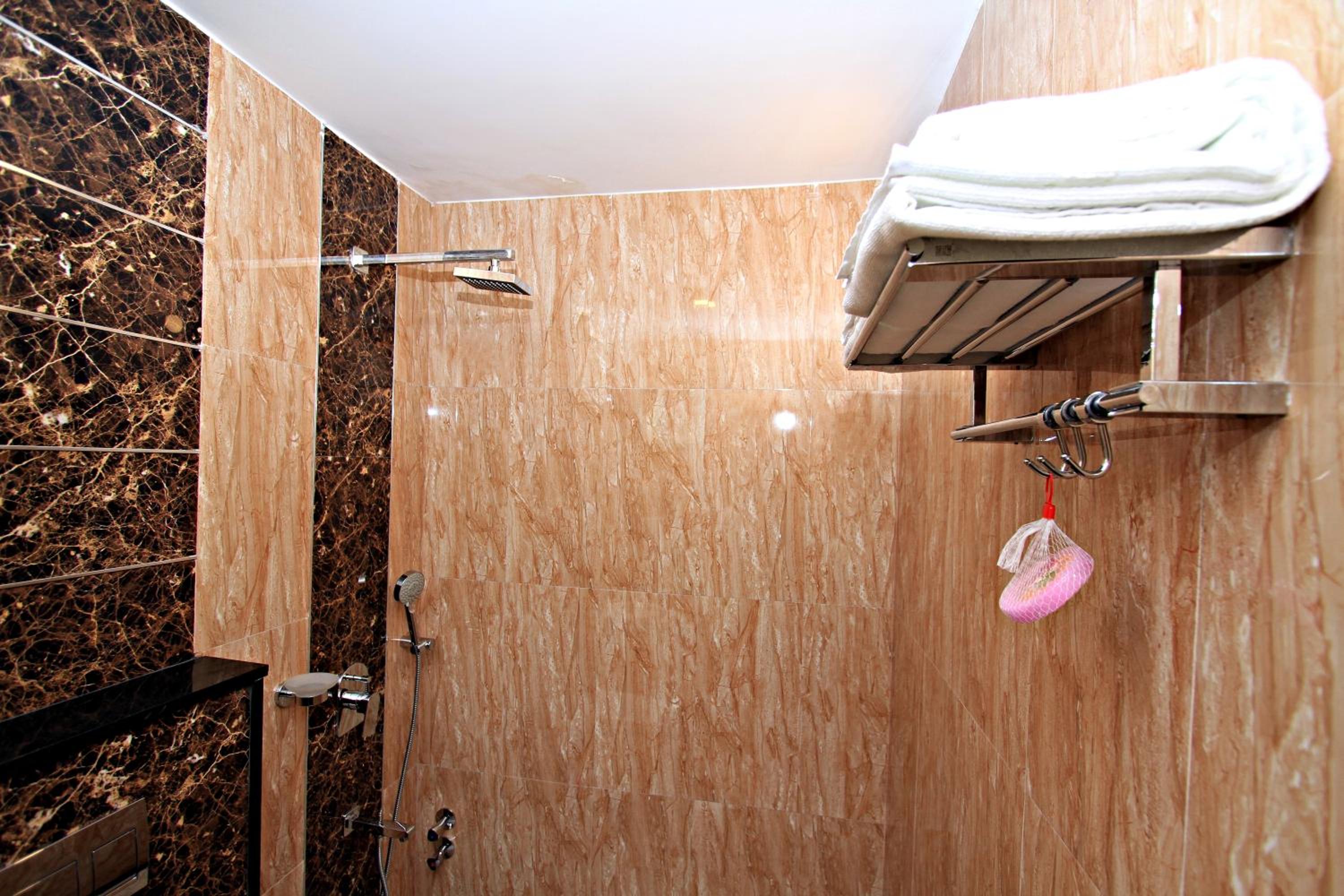 Deluxe Double Room - Photo 10