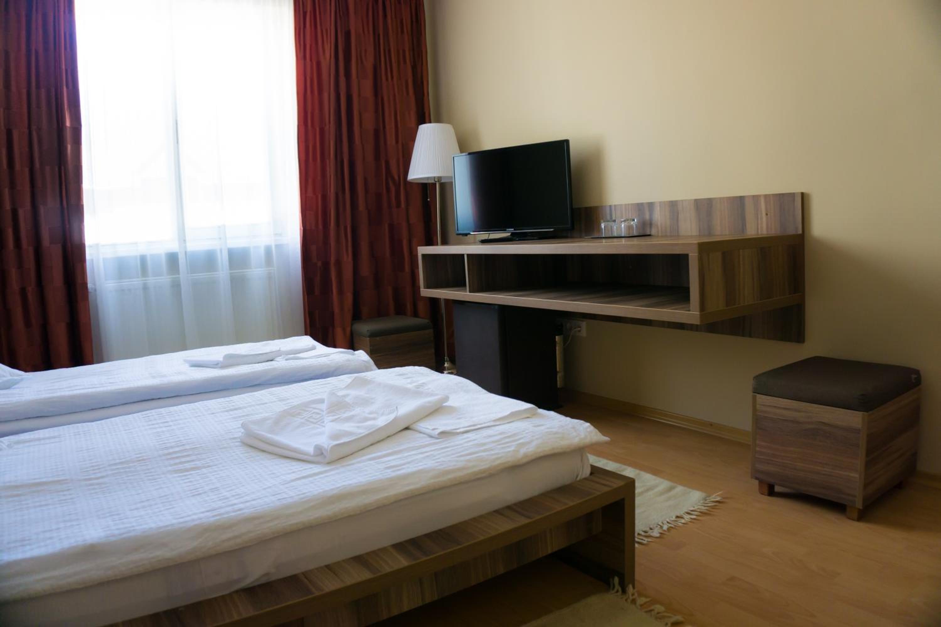 Superior Twin Room - Photo 3