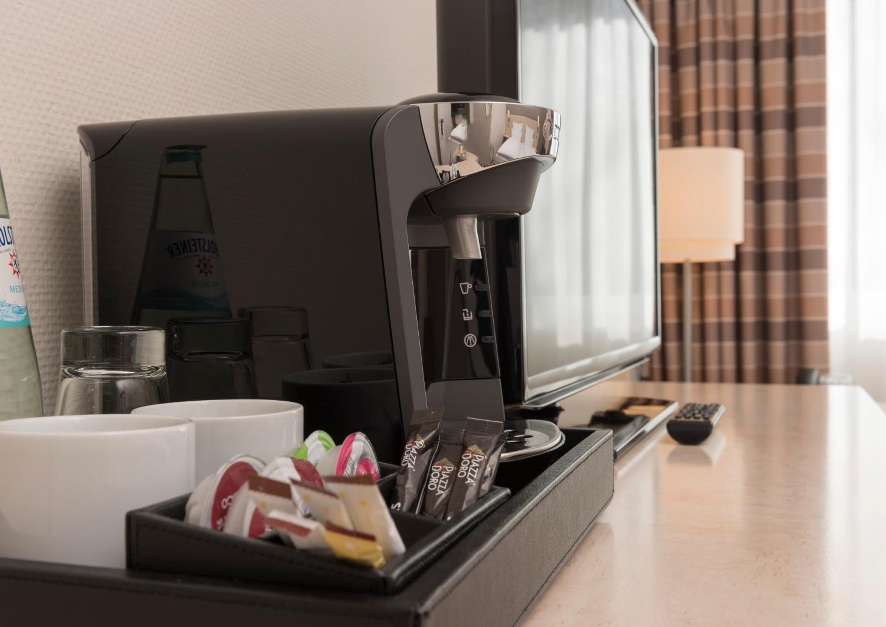 Standard Twin Room - Photo 8