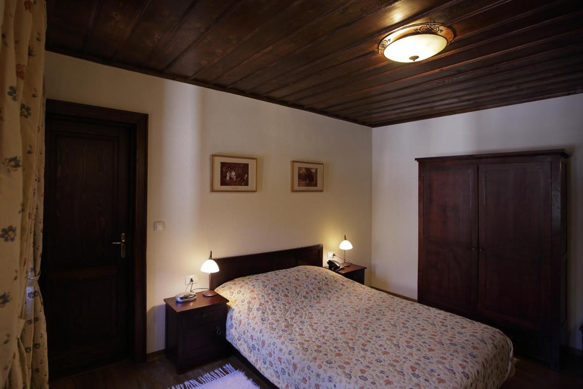 Comfort Double Room with Cot Available photo 3