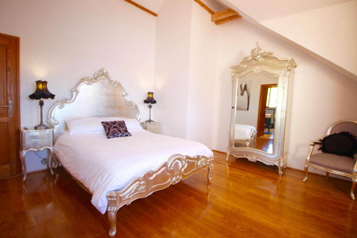 Villa - Beach Front photo 2