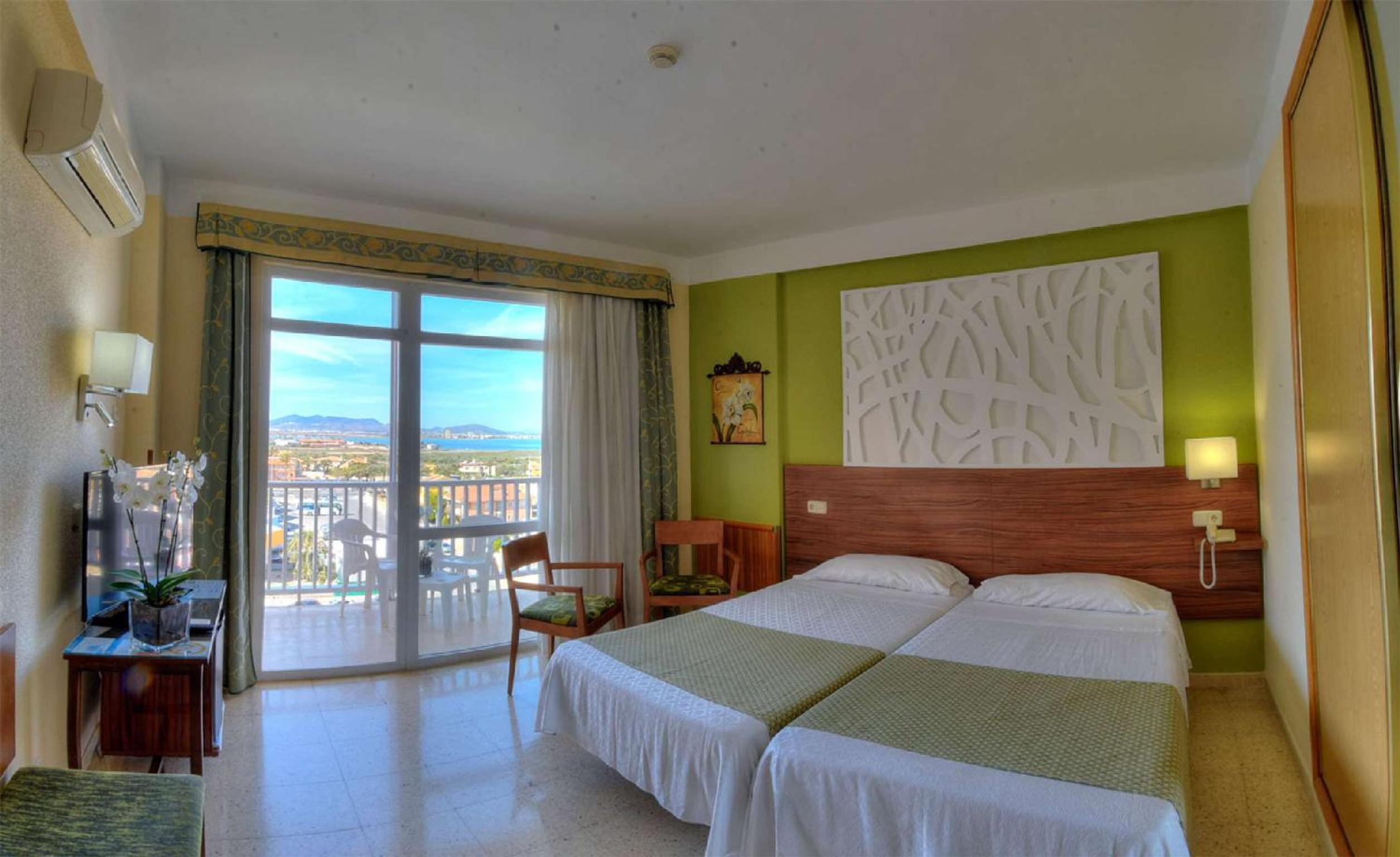 Double or Twin Room - Photo 4