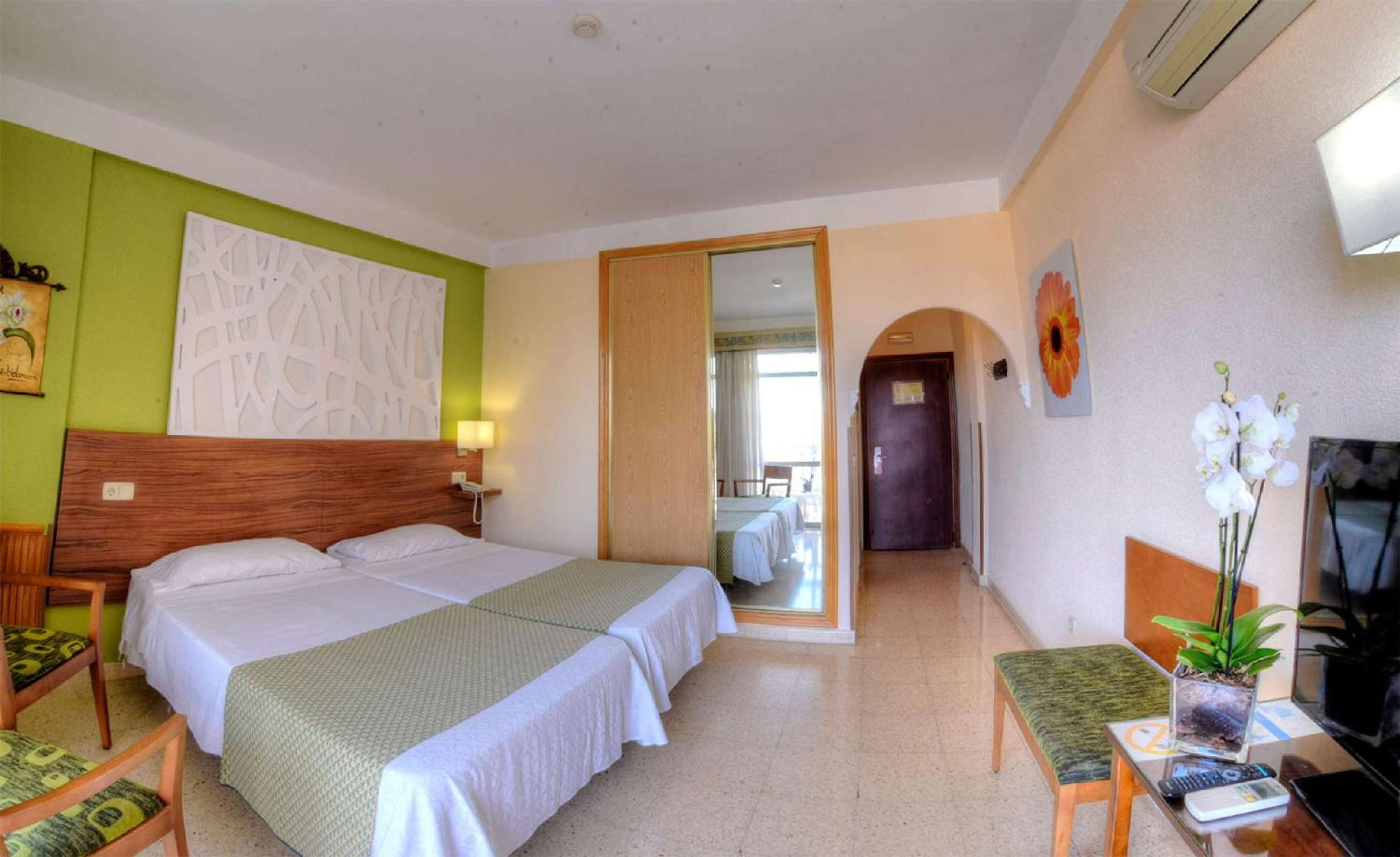 Double or Twin Room - Photo 6
