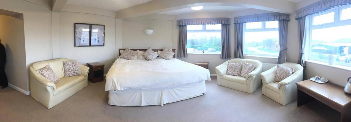 Luxury Suite photo 2