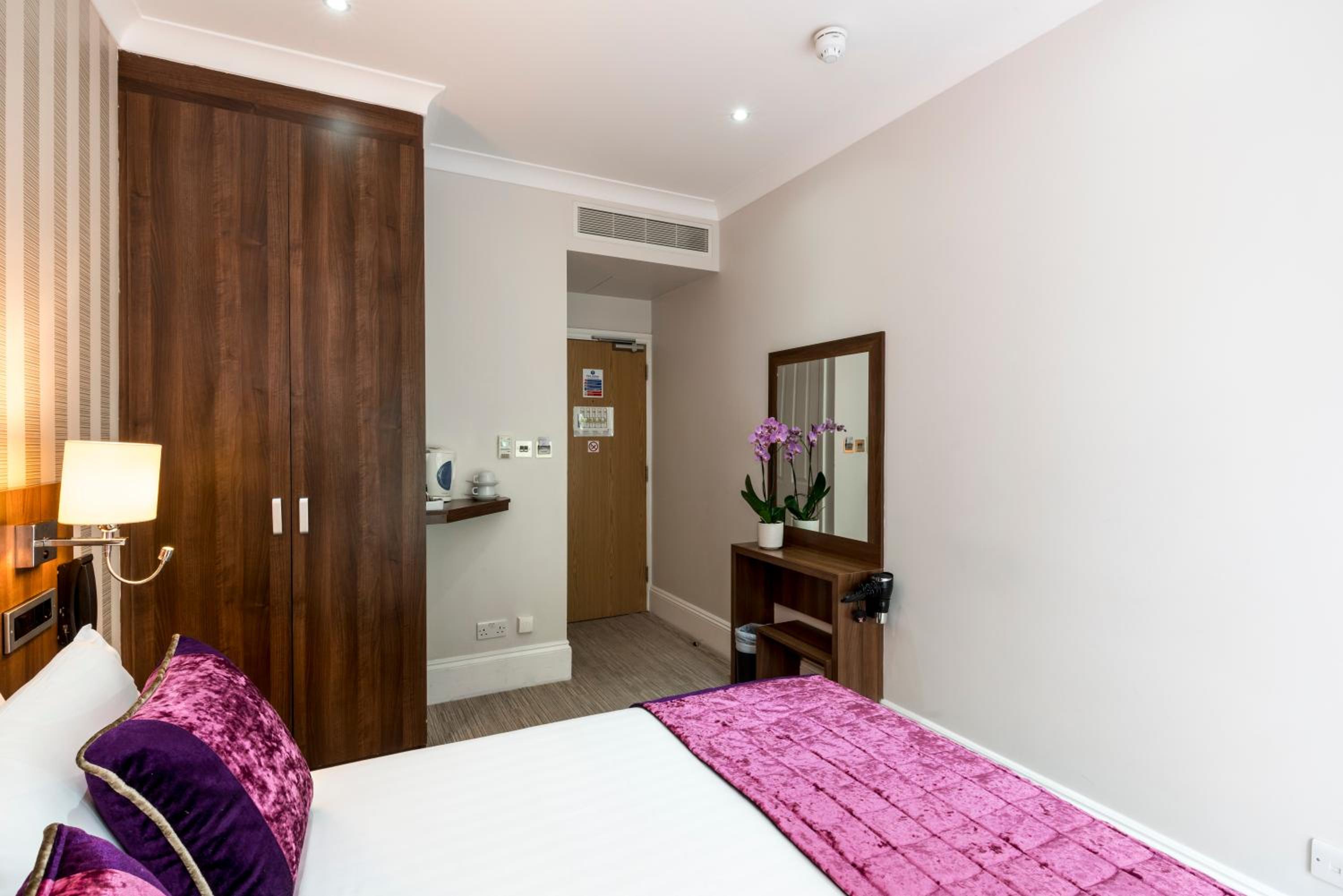 Double Room with Garden View photo 2