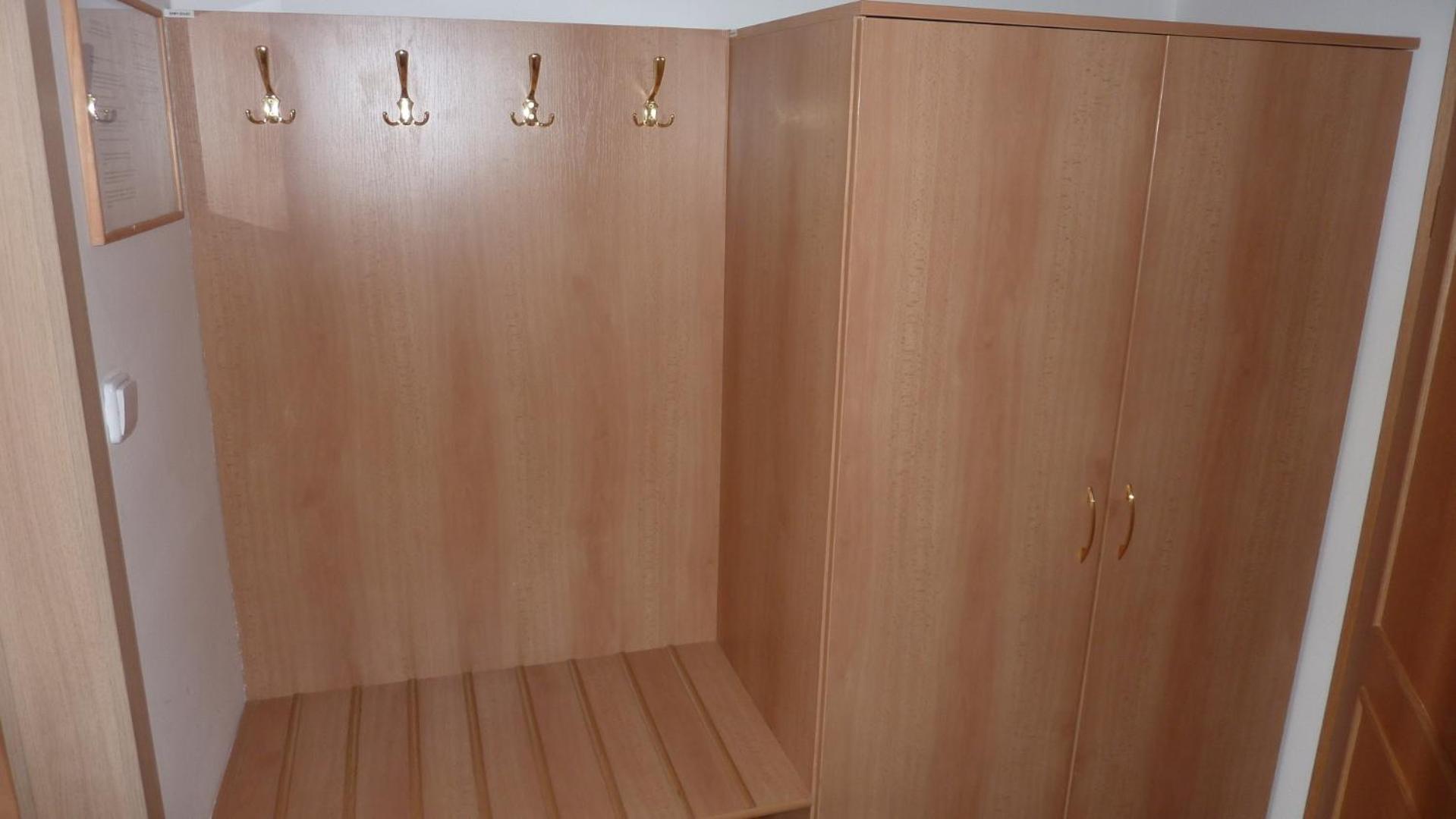 Twin Room - Photo 11