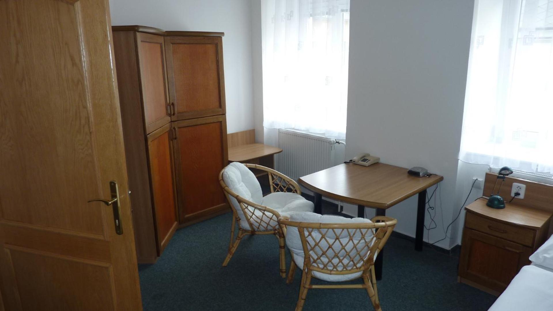 Twin Room - Photo 2