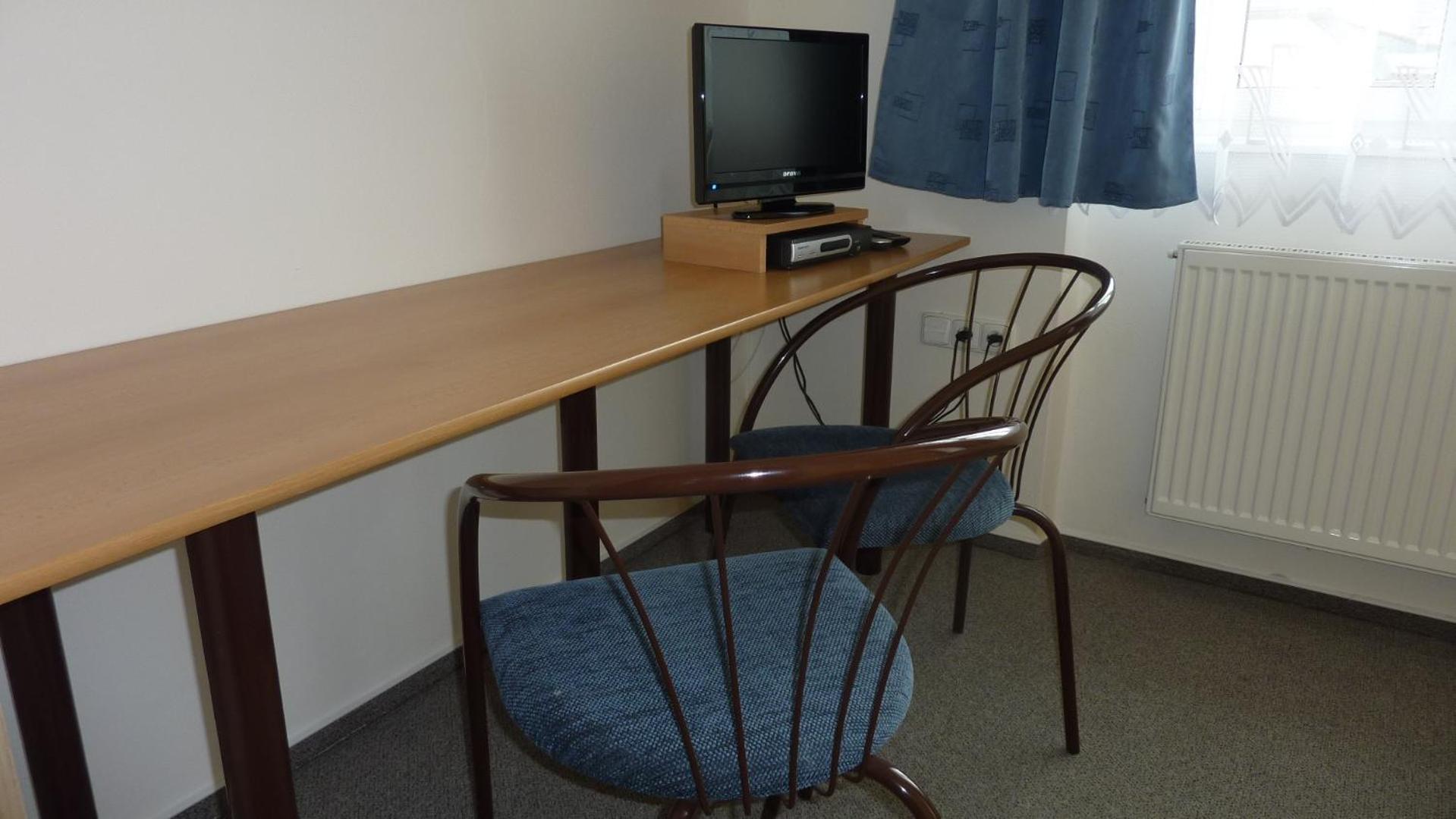 Twin Room - Photo 8