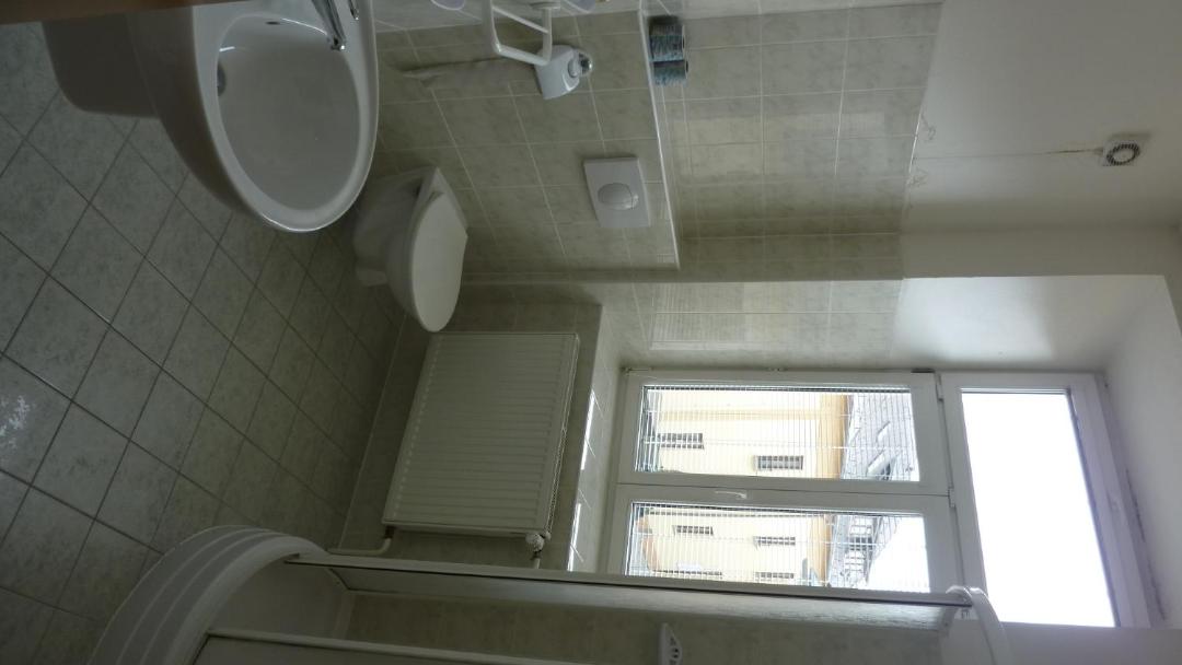 Twin Room - Photo 3