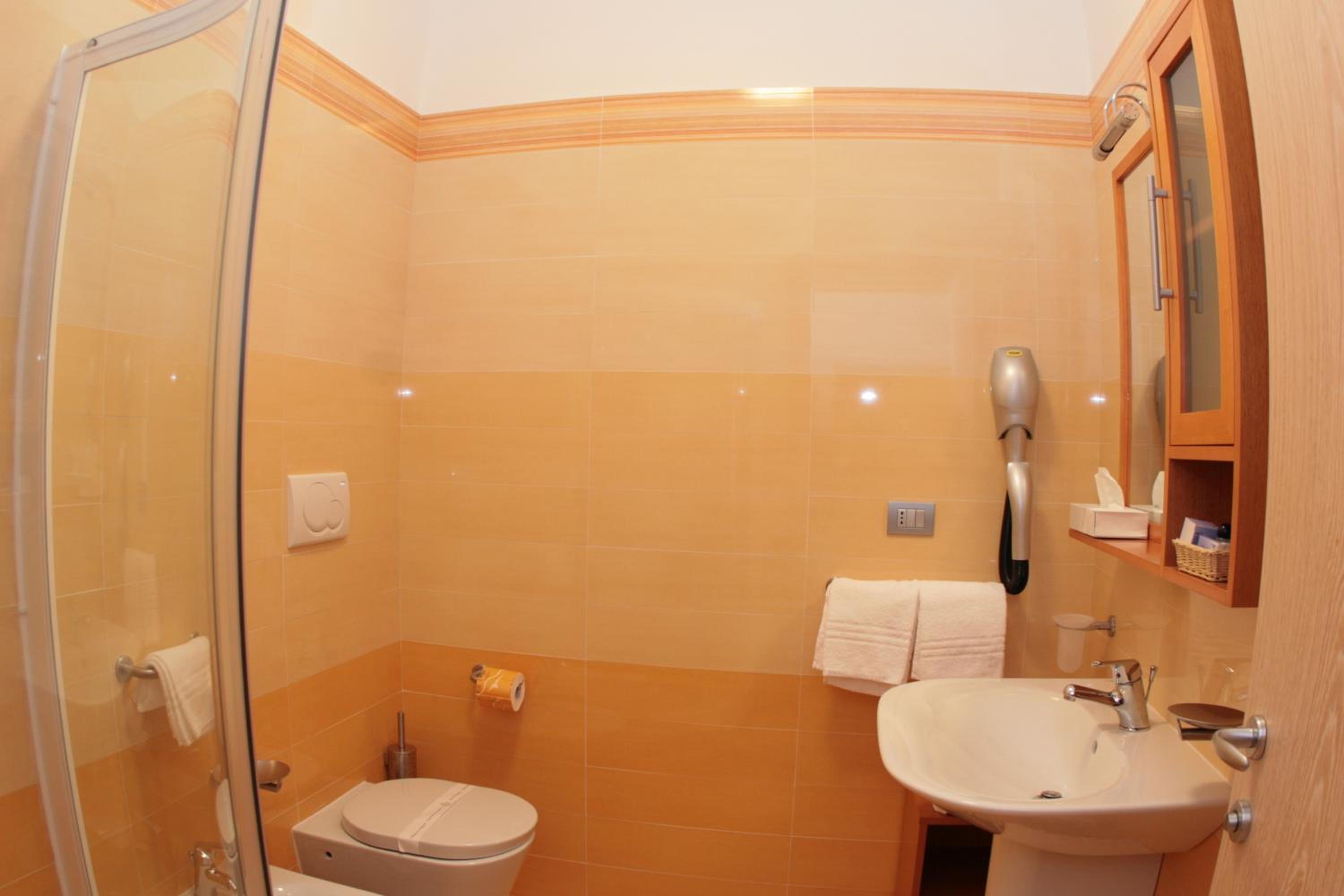 Triple Room - Photo 3