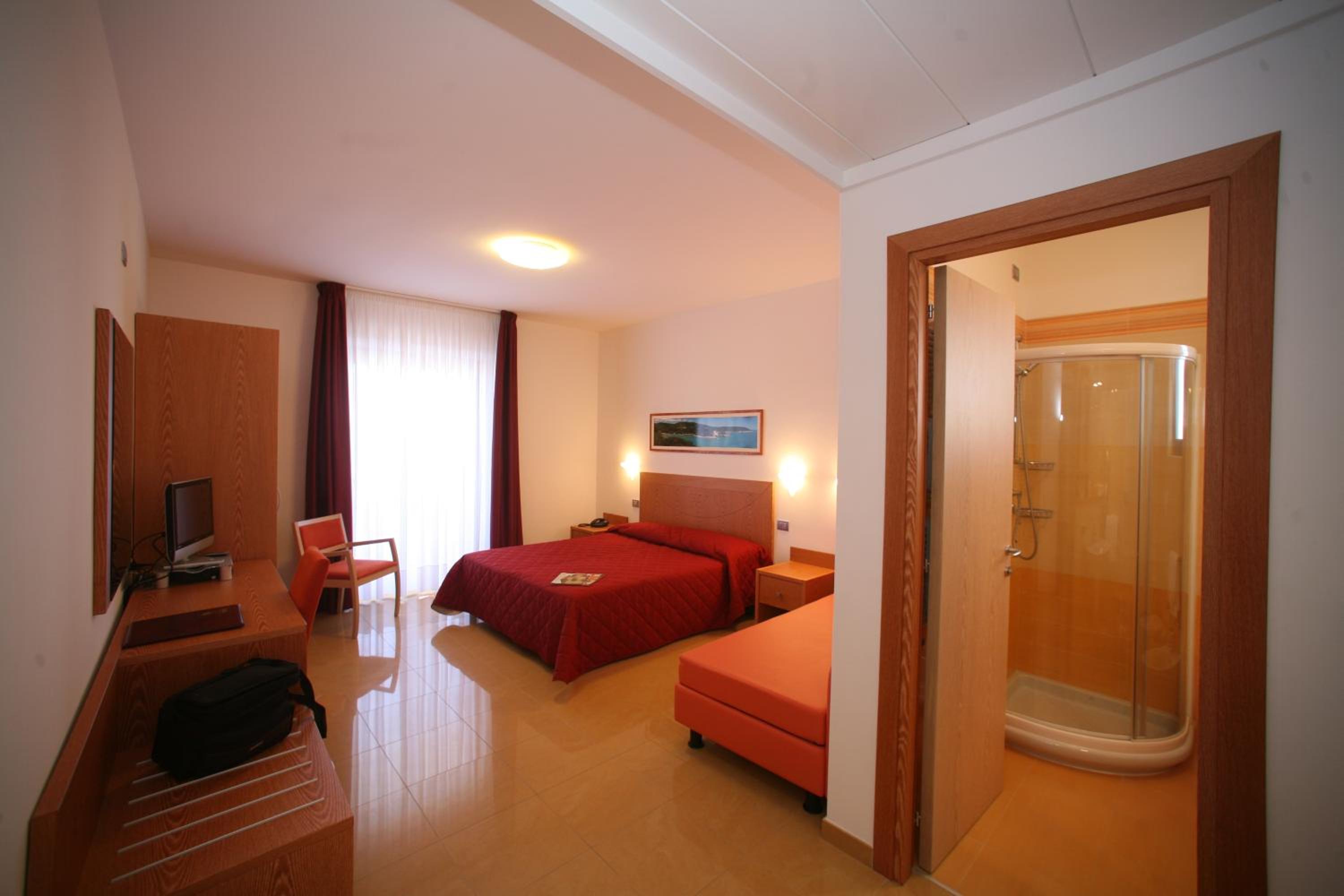 Triple Room - Photo 2