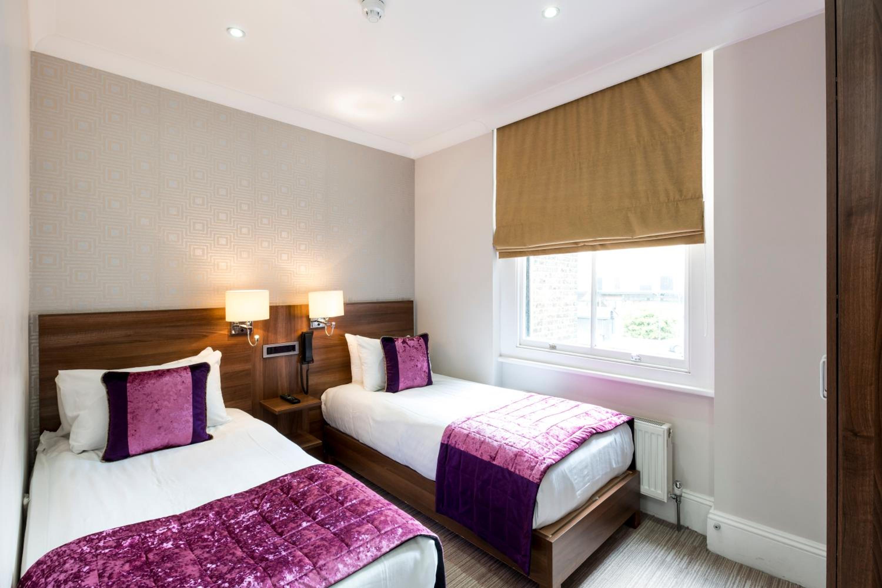 Standard Twin Room photo 3