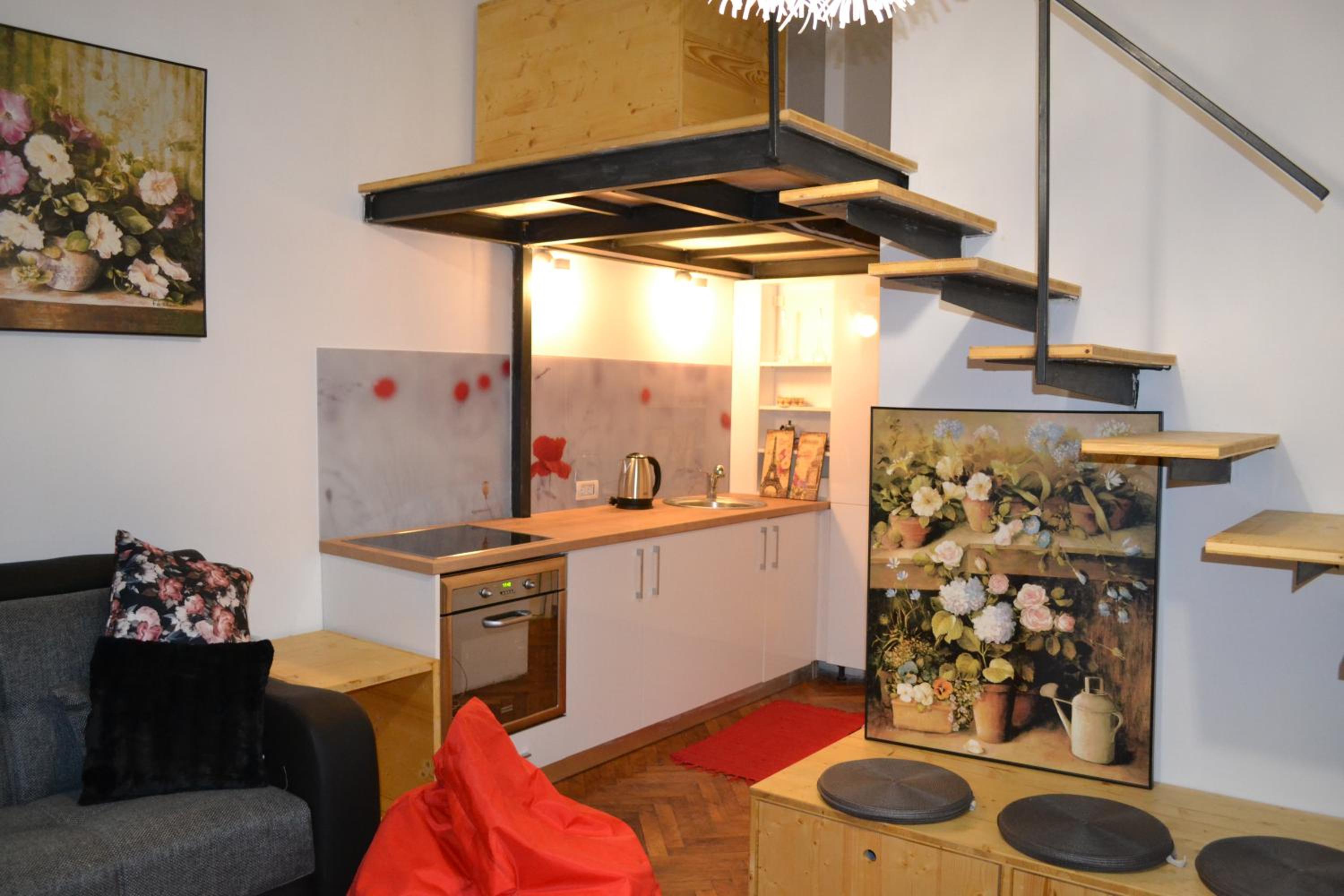 One-Bedroom Apartment - Photo 8