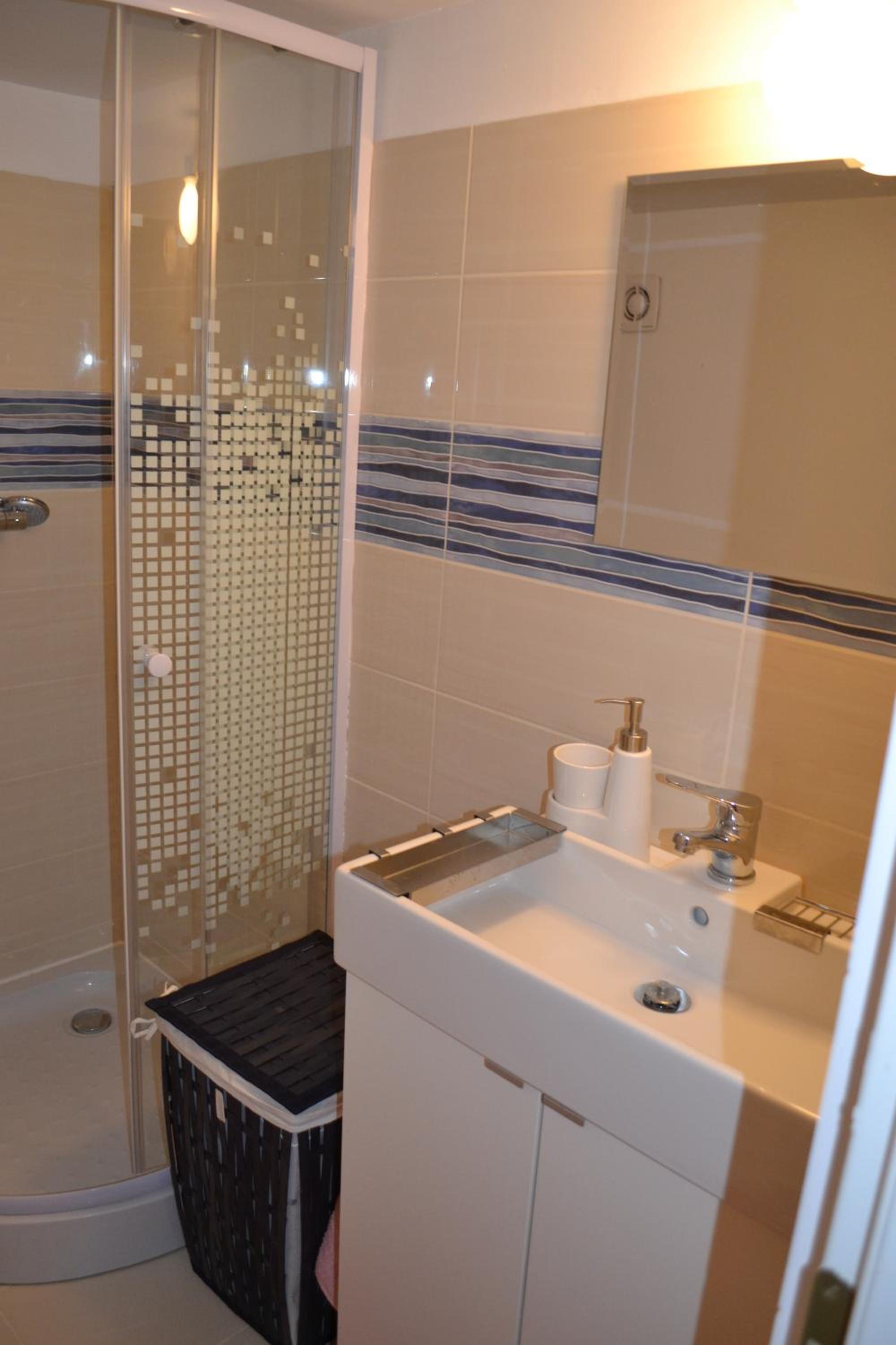 One-Bedroom Apartment - Photo 10