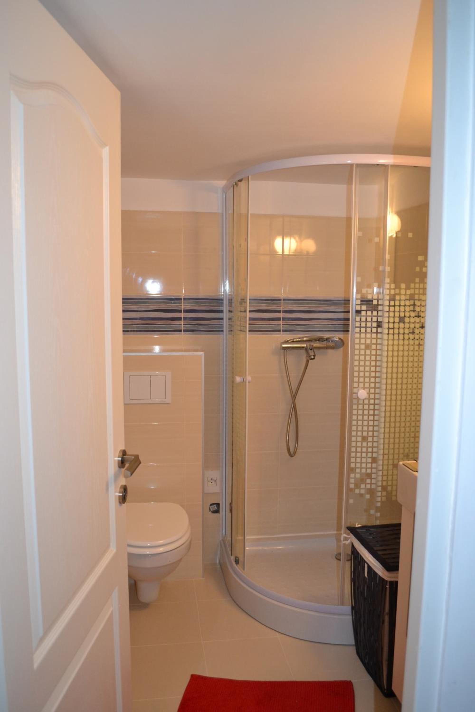 One-Bedroom Apartment - Photo 13