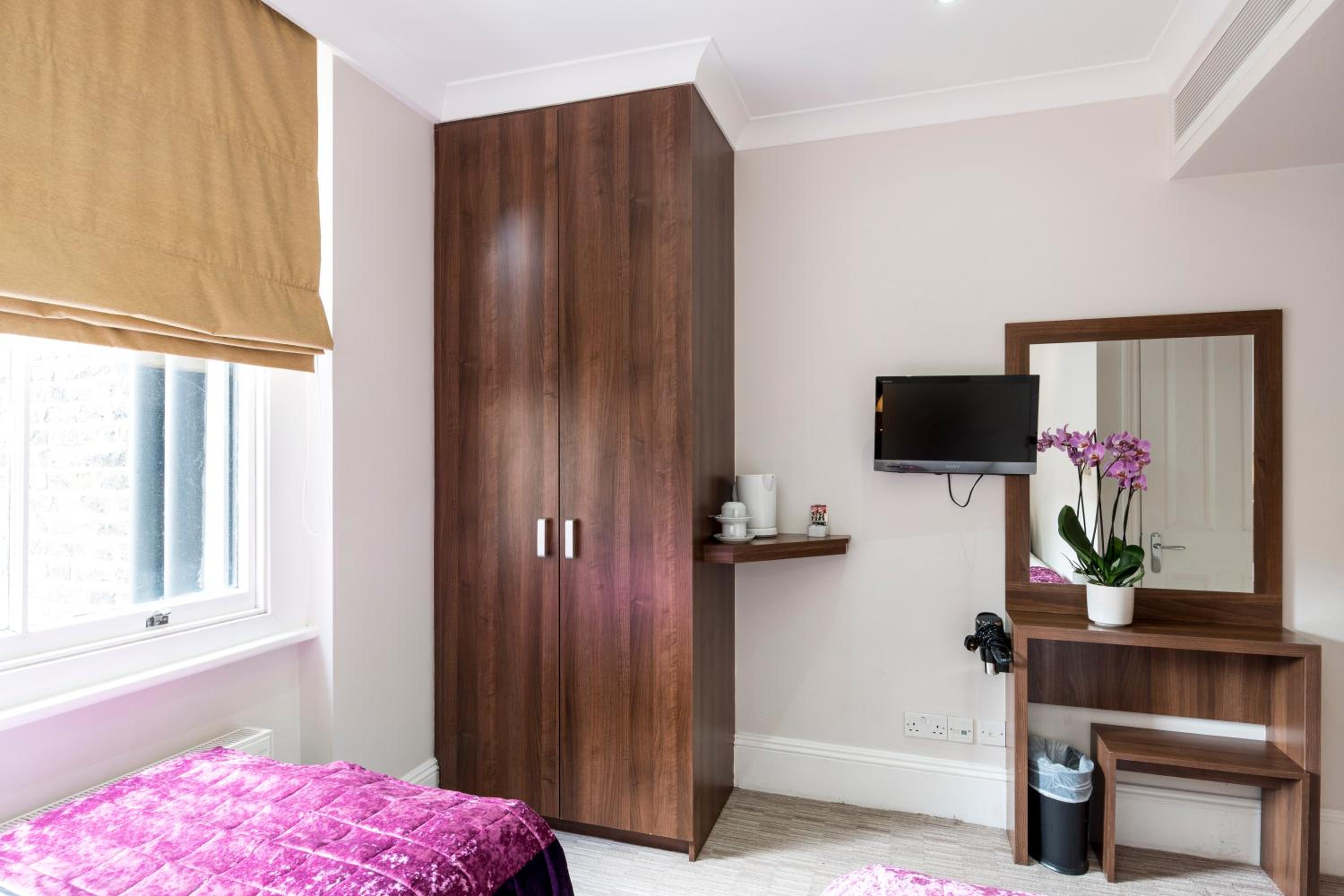 Standard Twin Room photo 2