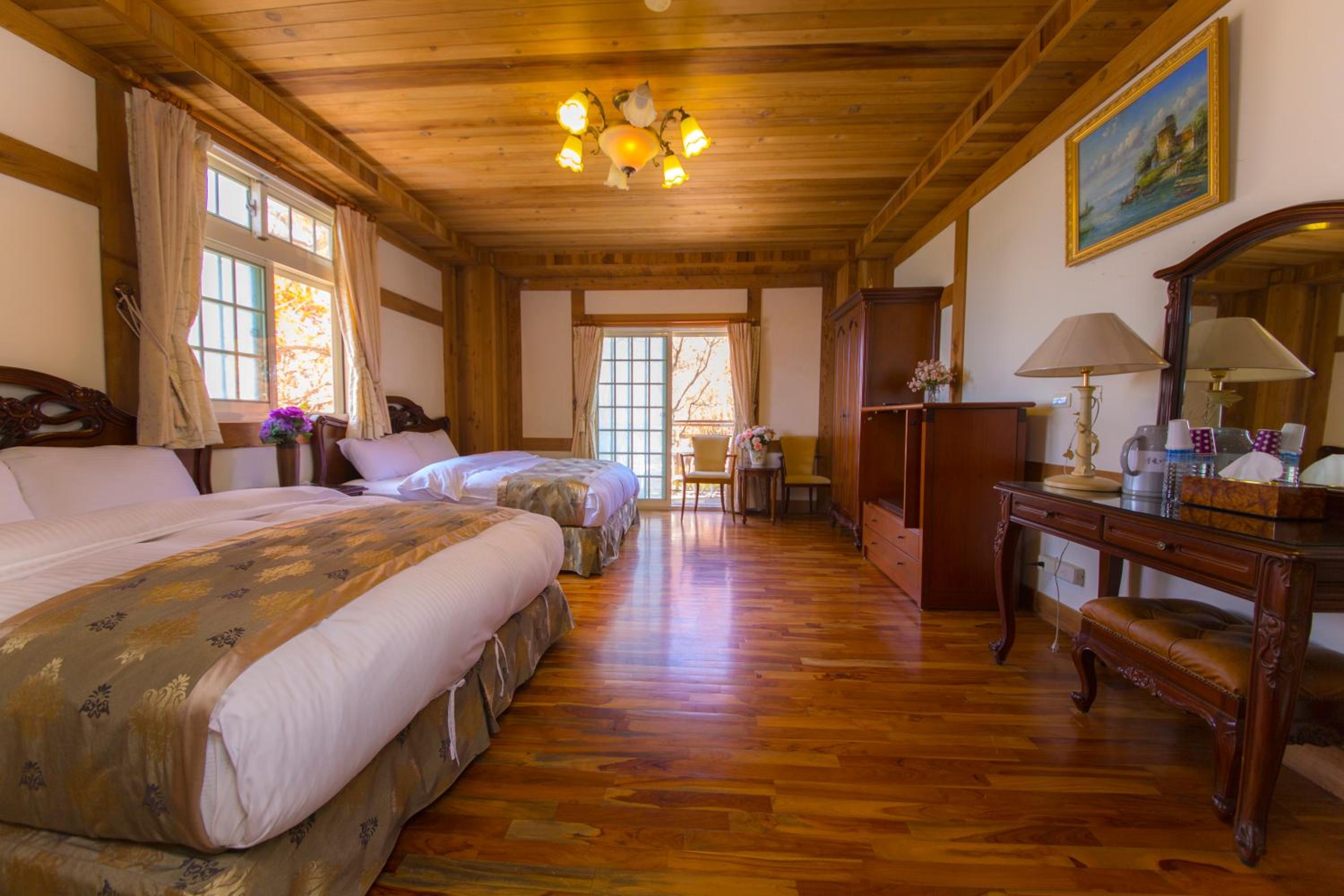 Classic Quadruple Room photo 3