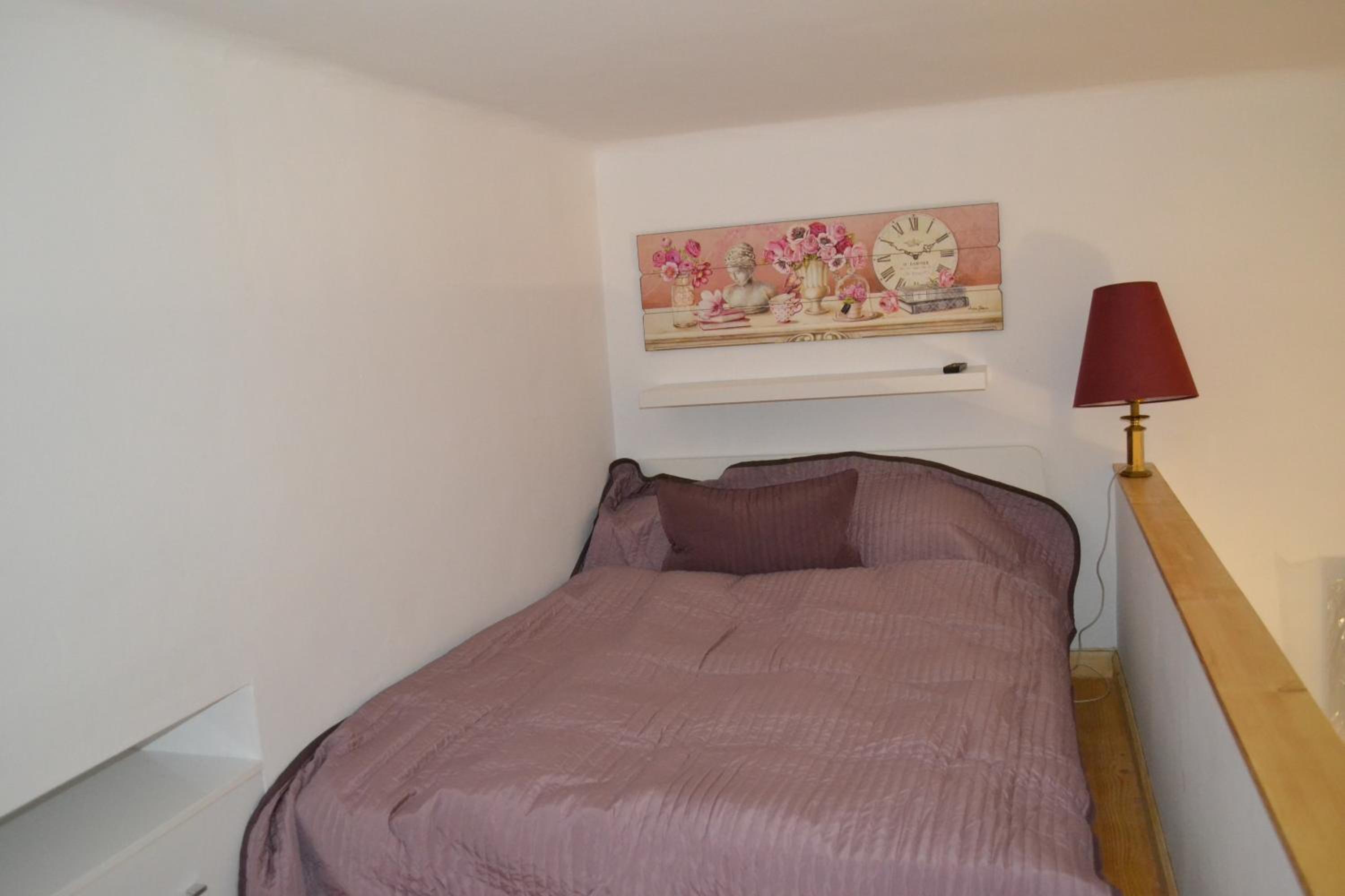 One-Bedroom Apartment - Photo 18