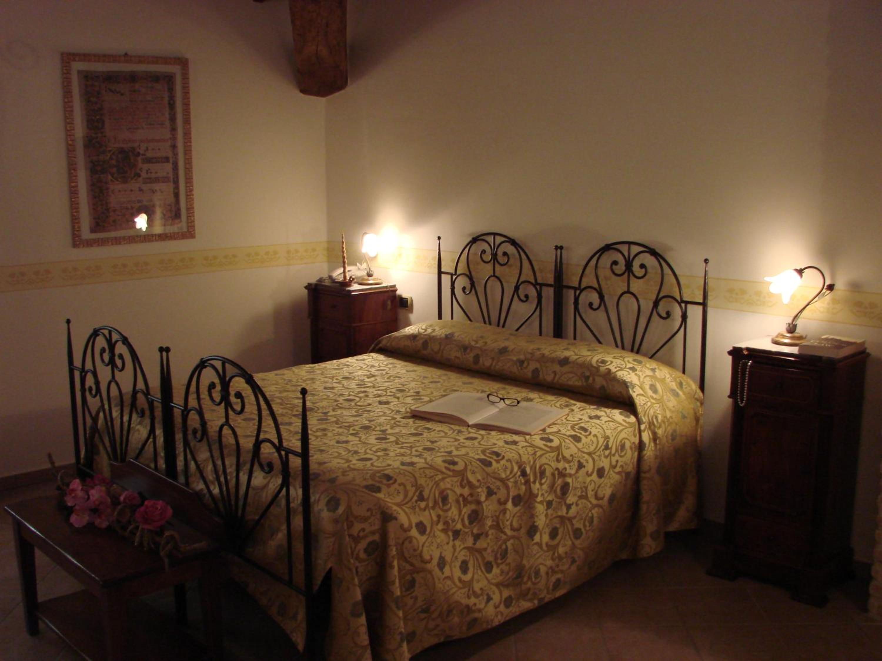 Classic Double or Twin Room - Photo 12