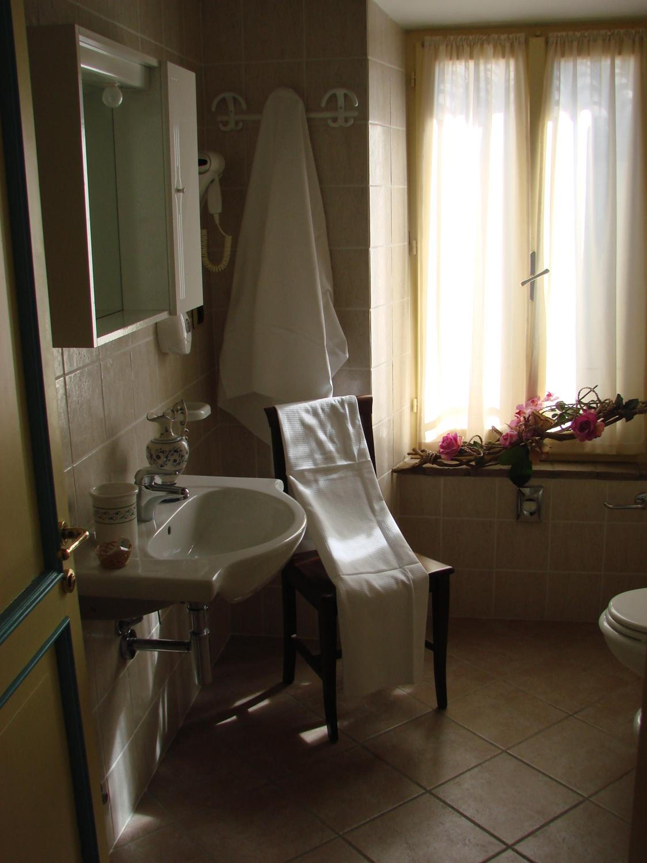 Classic Double or Twin Room - Photo 3