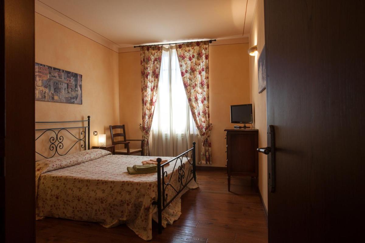 One-Bedroom Apartment (2 Adults) with Mountain View photo 2