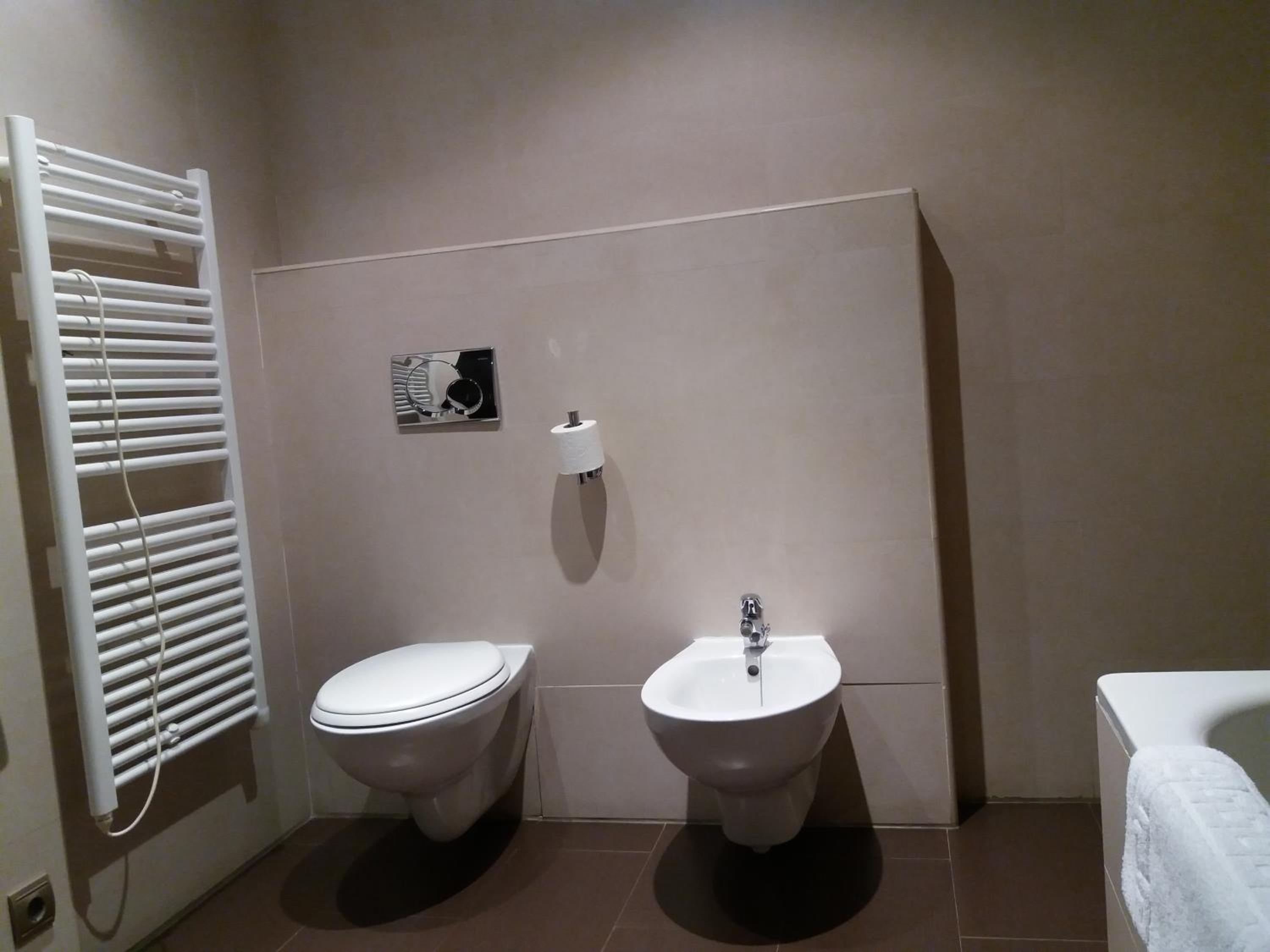 Twin Room - Photo 18