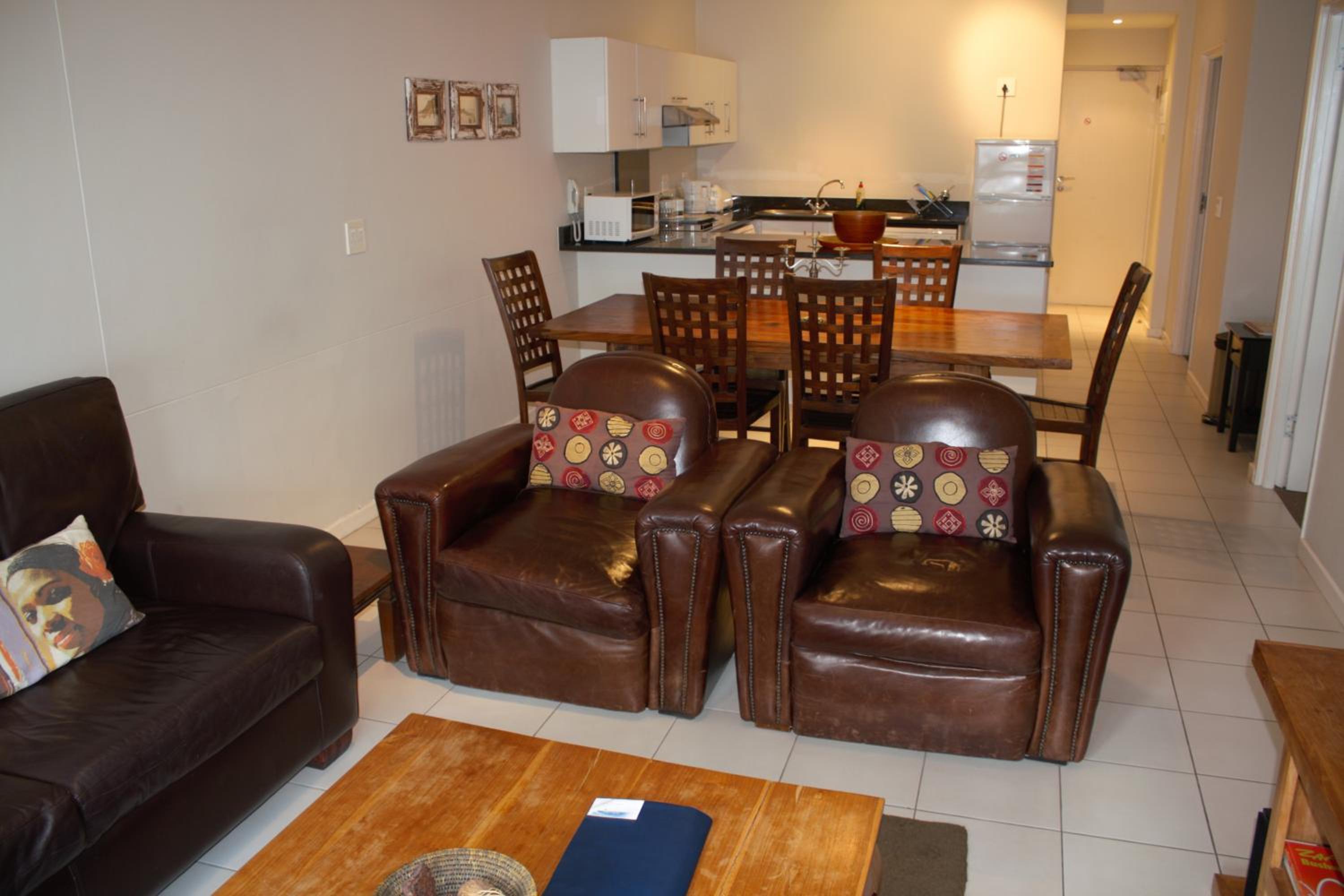 Two-Bedroom Mountain View Apartment photo 1