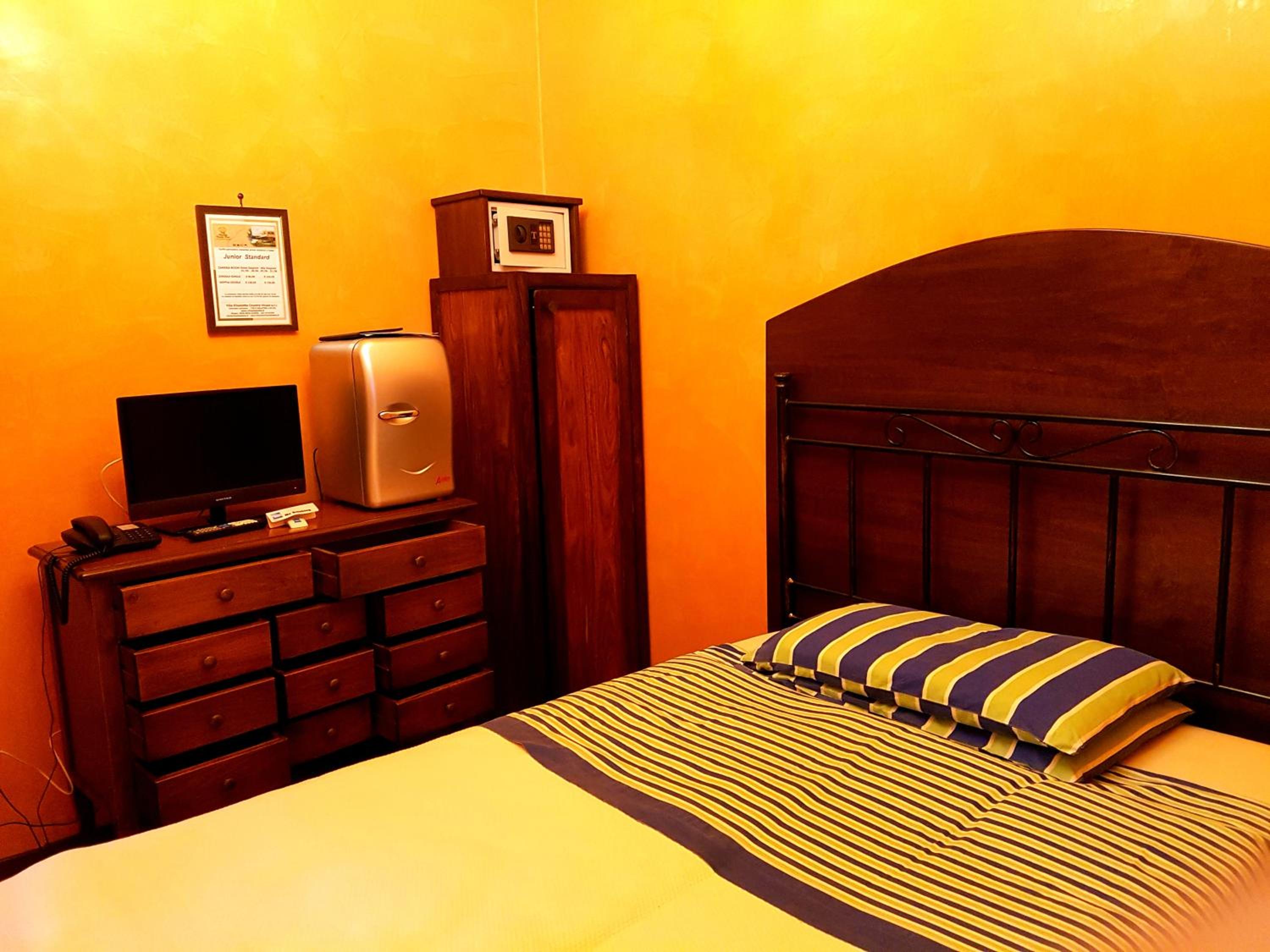Single Room With Private External Bathroom photo 1