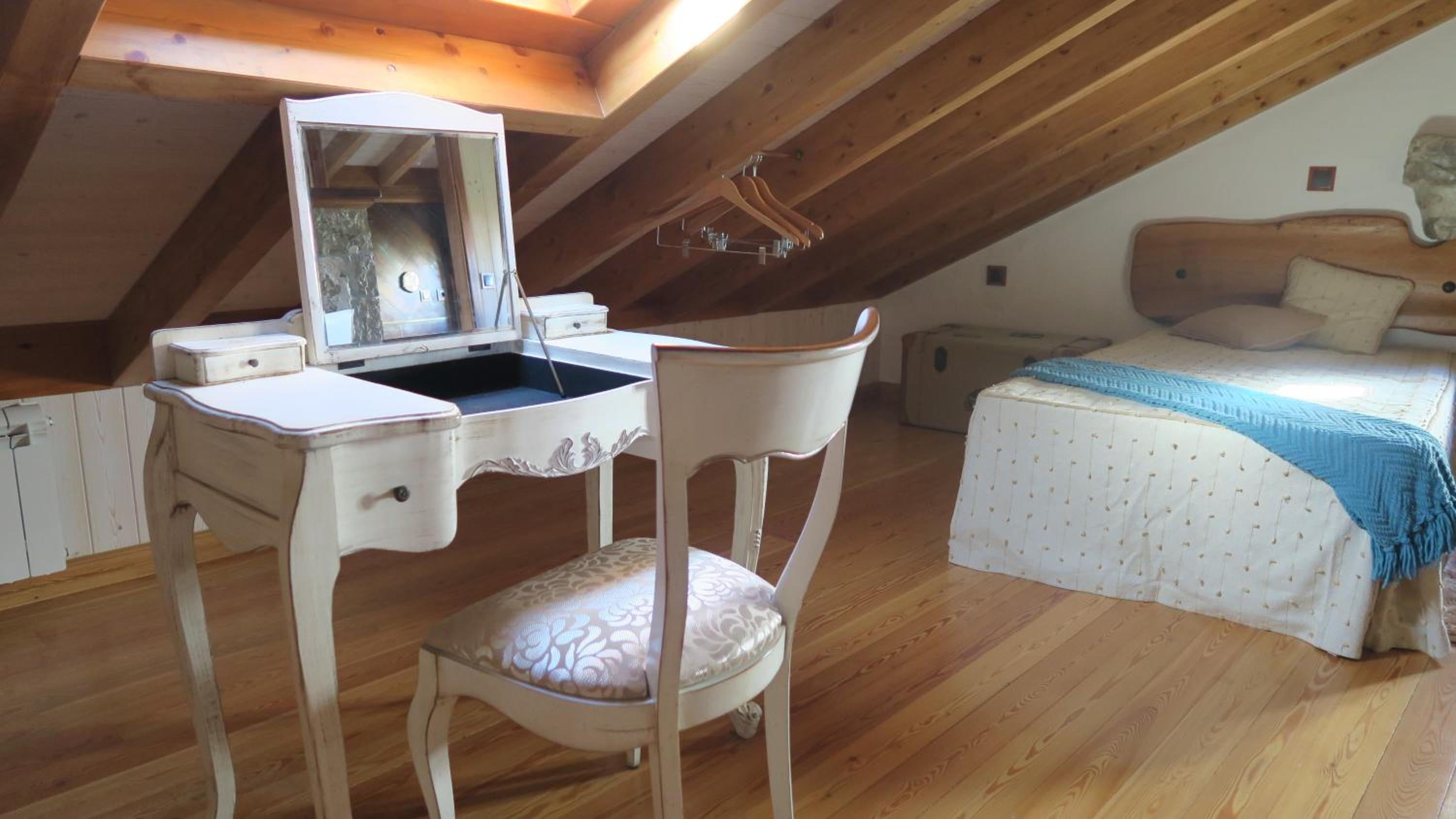 Double or Twin Room with Private Bathroom - Photo 5