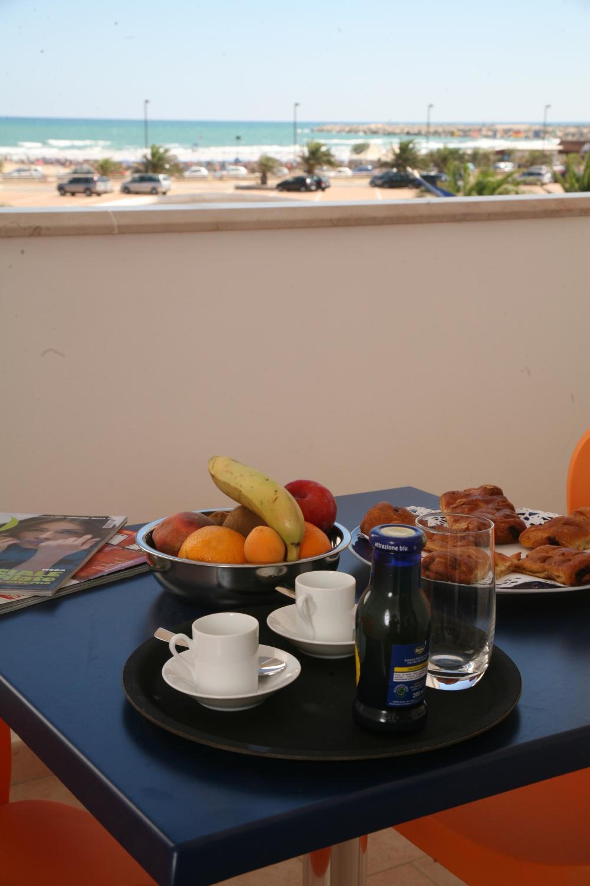 Triple Room with Sea View - Photo 2