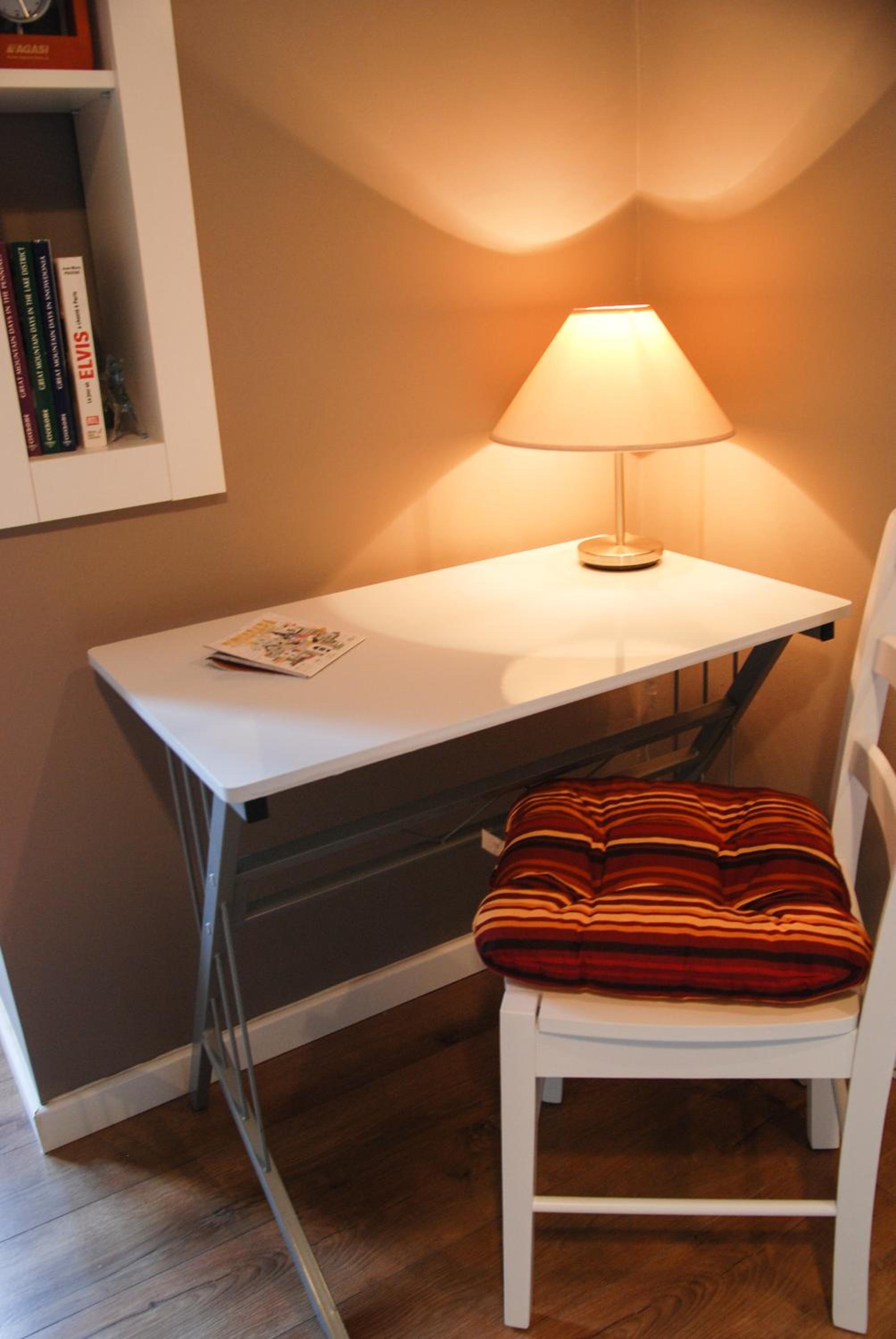 Single Room with Private Bathroom photo 2