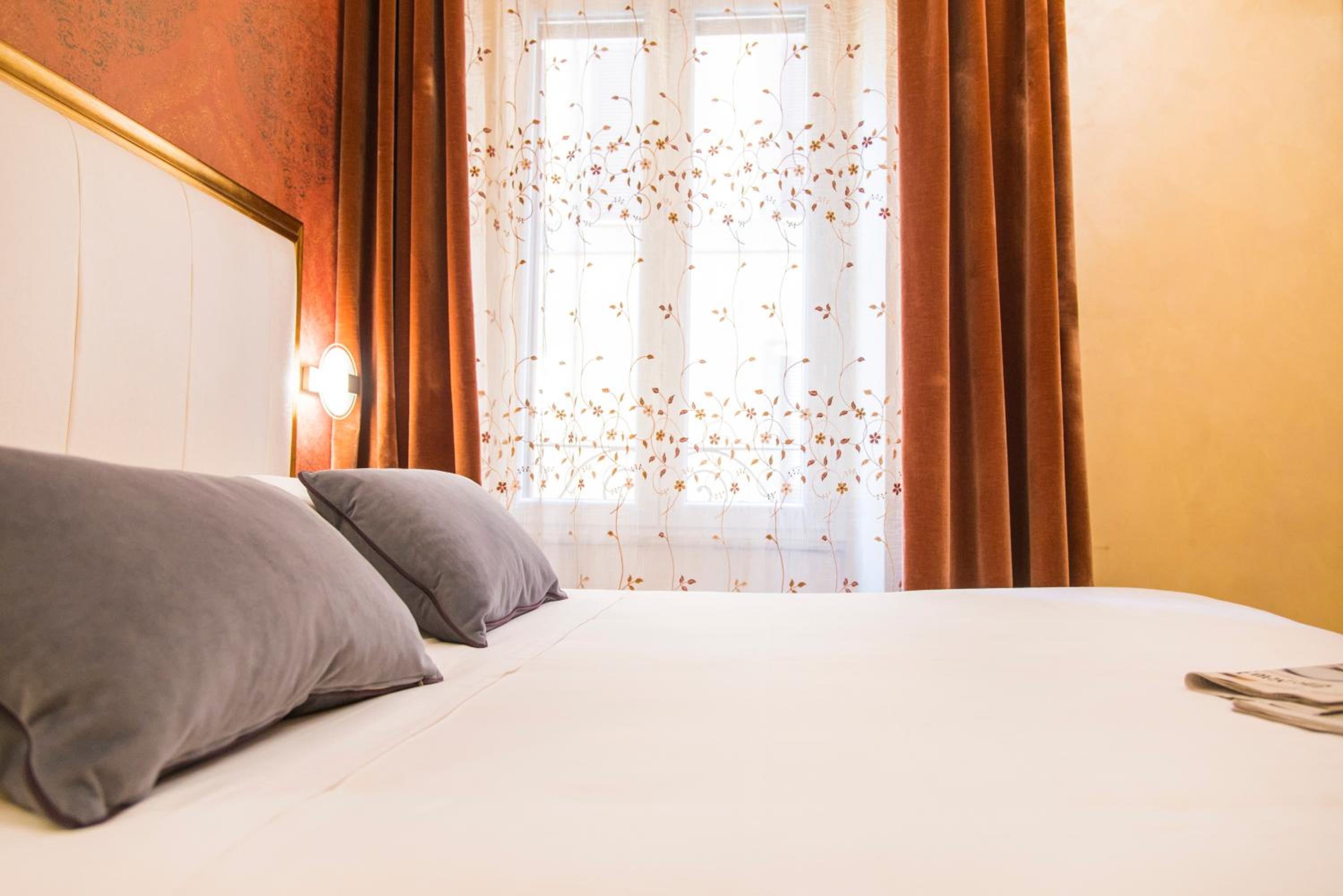 Superior Double or Twin Room photo 2