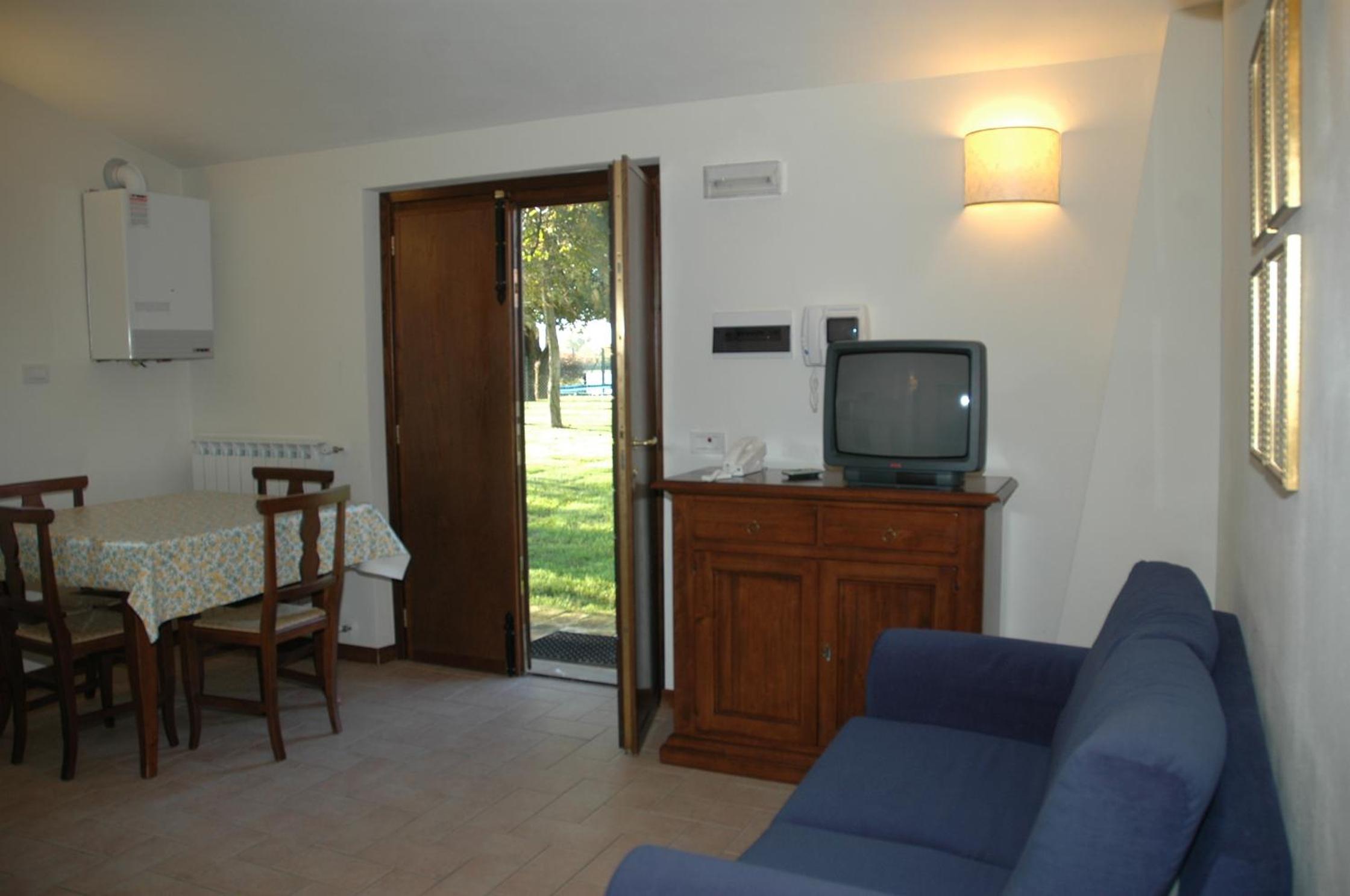 One-Bedroom Apartment (2 Adults) photo 2