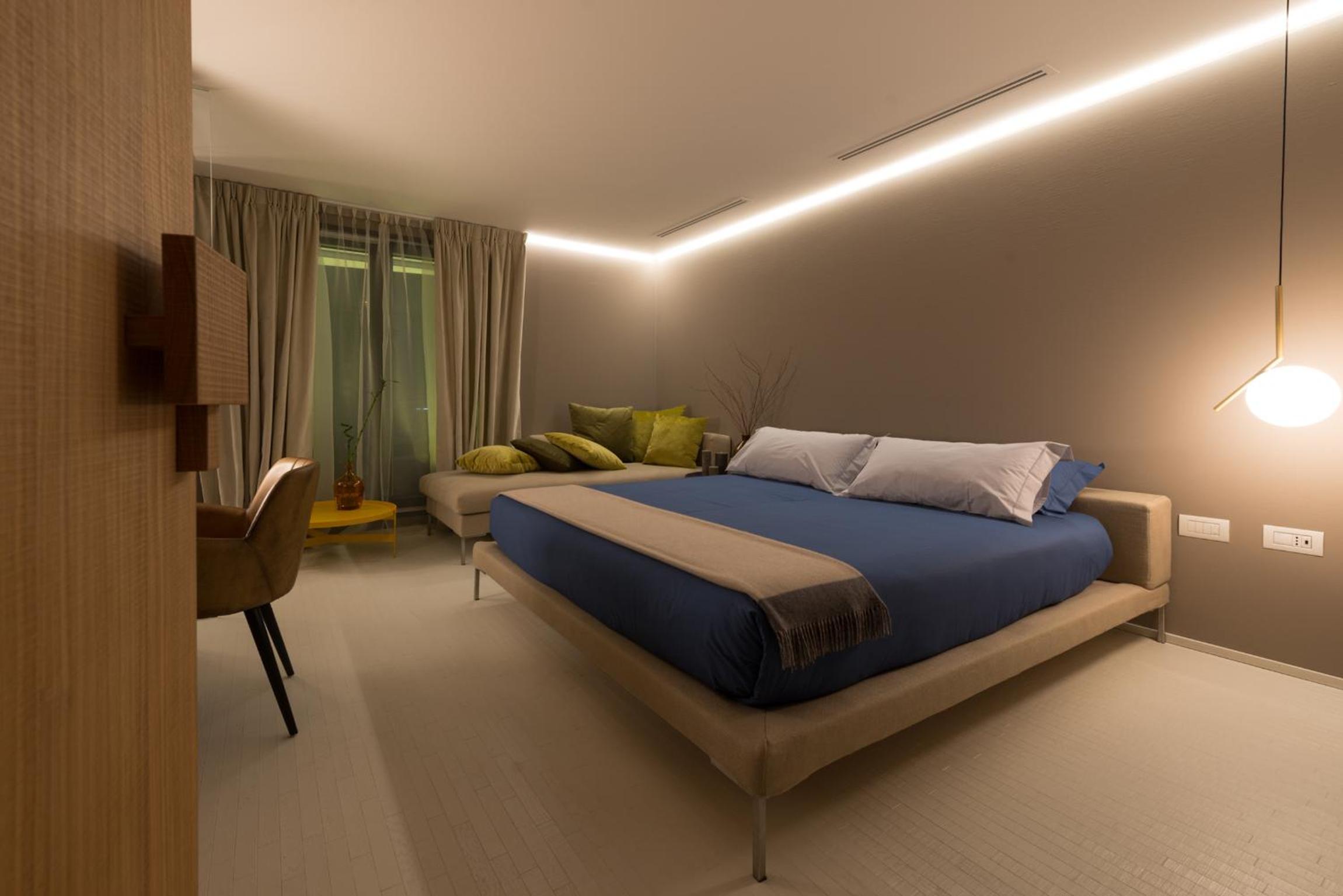 Deluxe Double Room with Shower photo 3