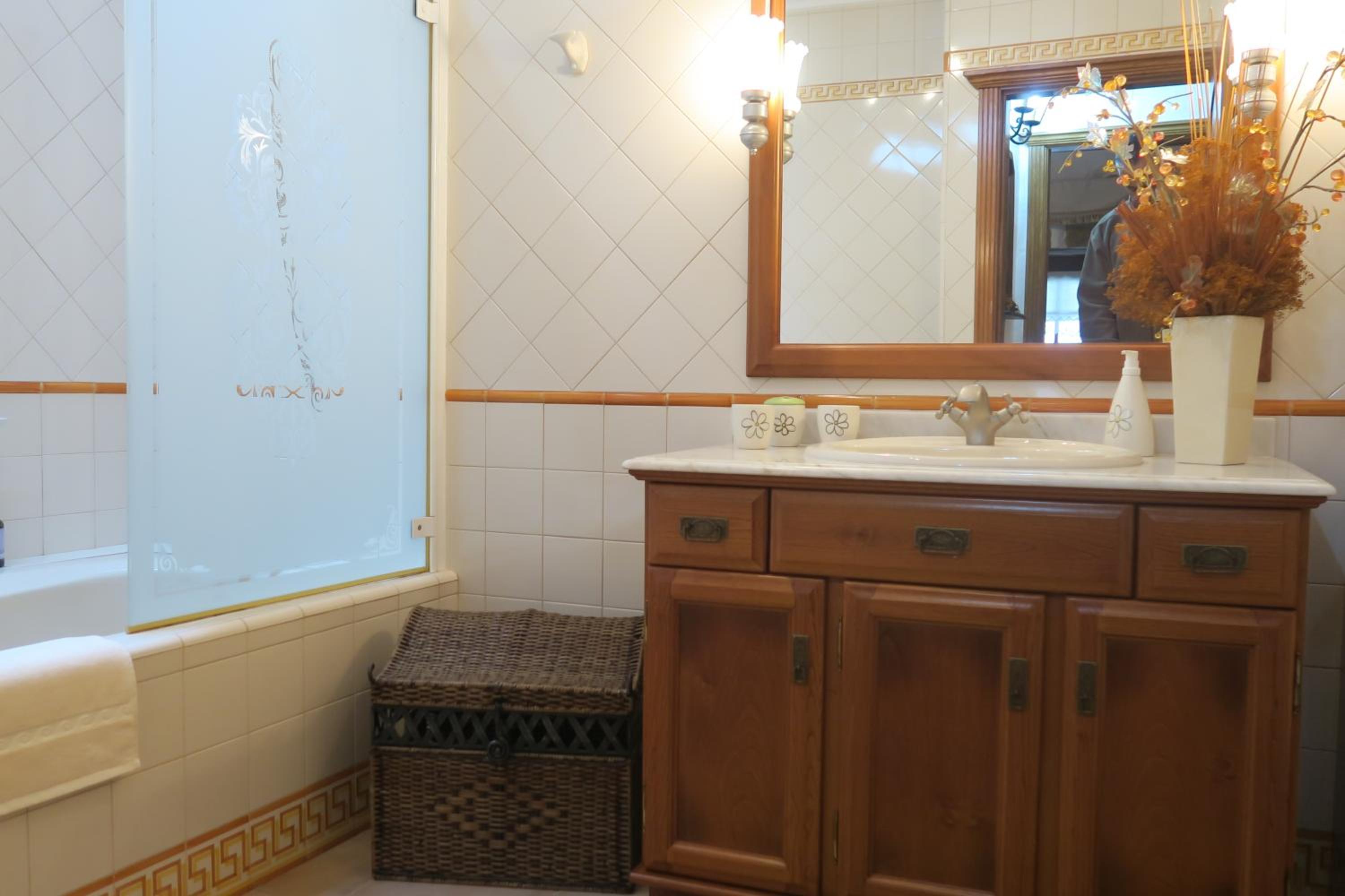 Deluxe Suite - Photo 5